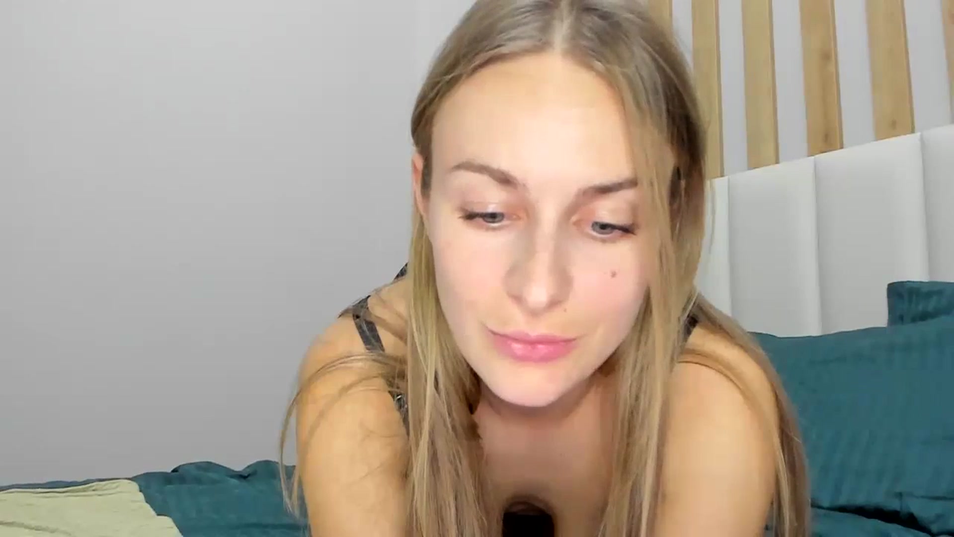 Gallery image thumbnail from regular_girl's myfreecams stream on, 11/04/2023, 18:43 image 7 of 20