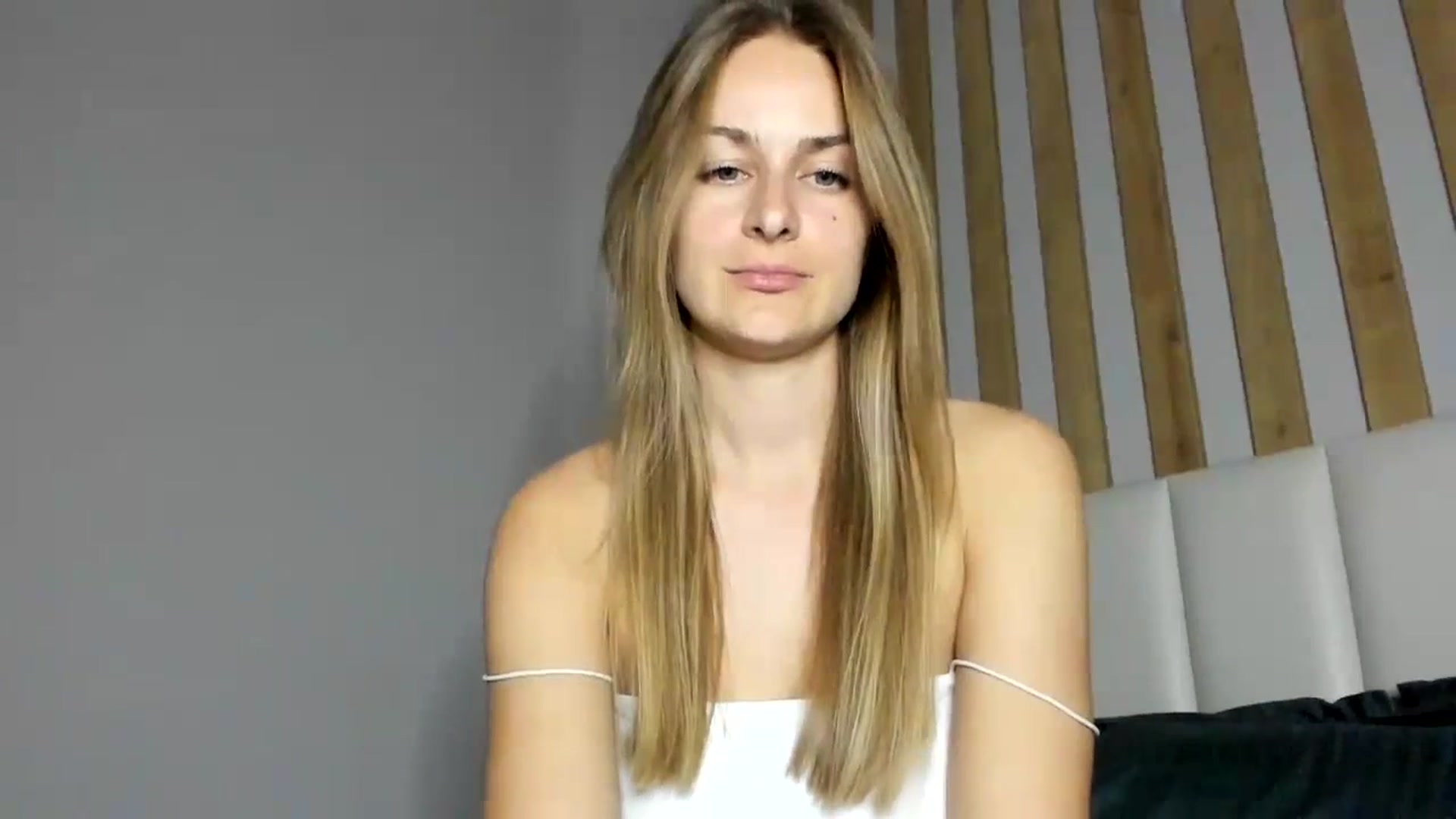 Gallery image thumbnail from regular_girl's myfreecams stream on, 11/05/2023, 19:20 image 10 of 20