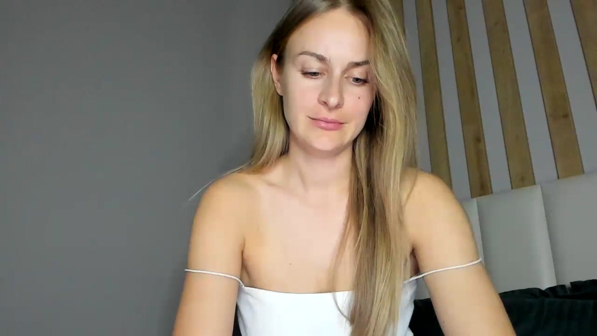 Gallery image thumbnail from regular_girl's myfreecams stream on, 11/05/2023, 19:20 image 19 of 20