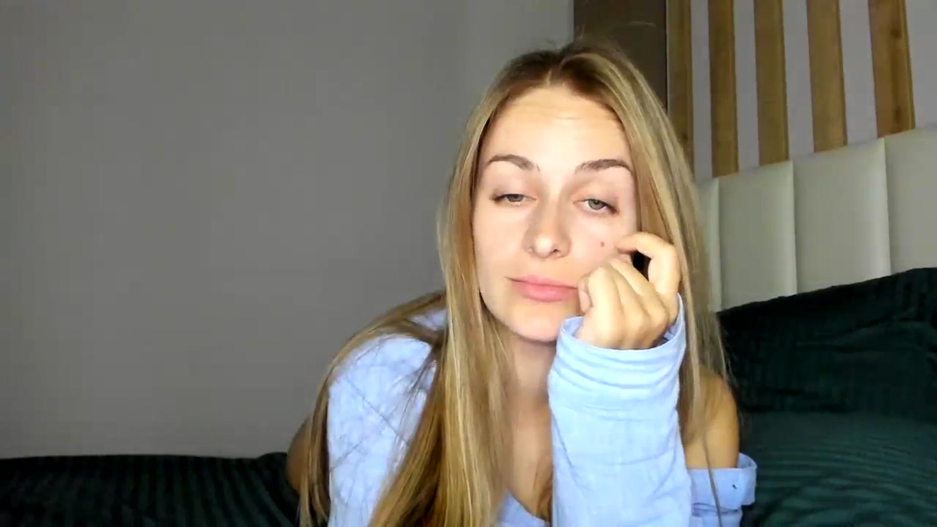 Gallery image thumbnail from regular_girl's myfreecams stream on, 11/08/2023, 19:15 image 6 of 20