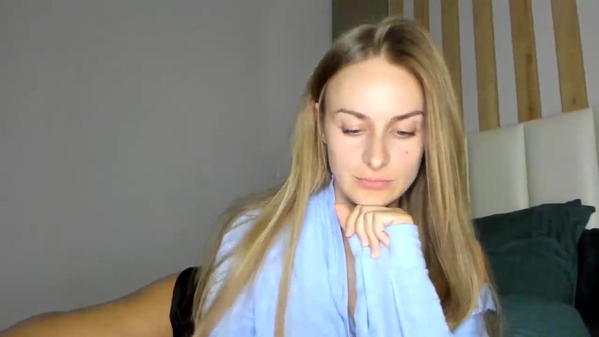 Gallery image thumbnail from regular_girl's myfreecams stream on, 11/08/2023, 19:15 image 2 of 20
