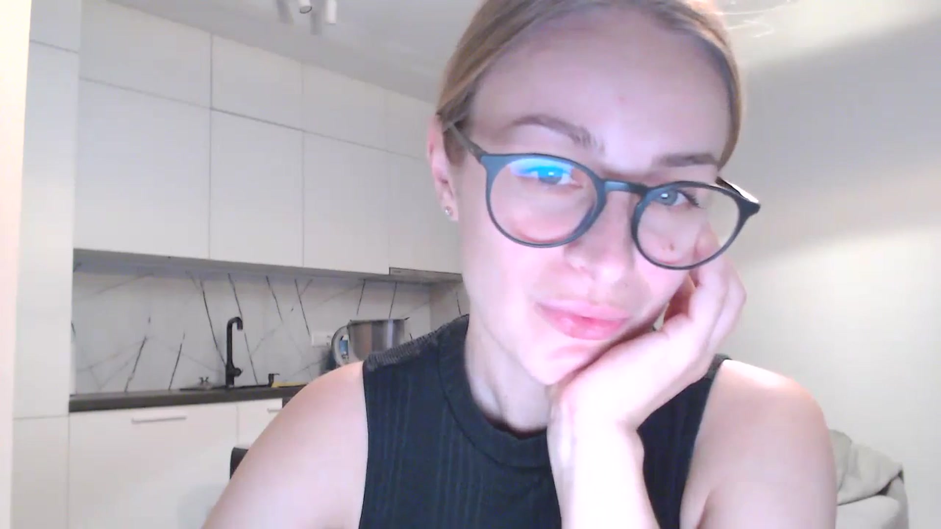 Gallery image thumbnail from regular_girl's myfreecams stream on, 11/27/2023, 14:44 image 19 of 20
