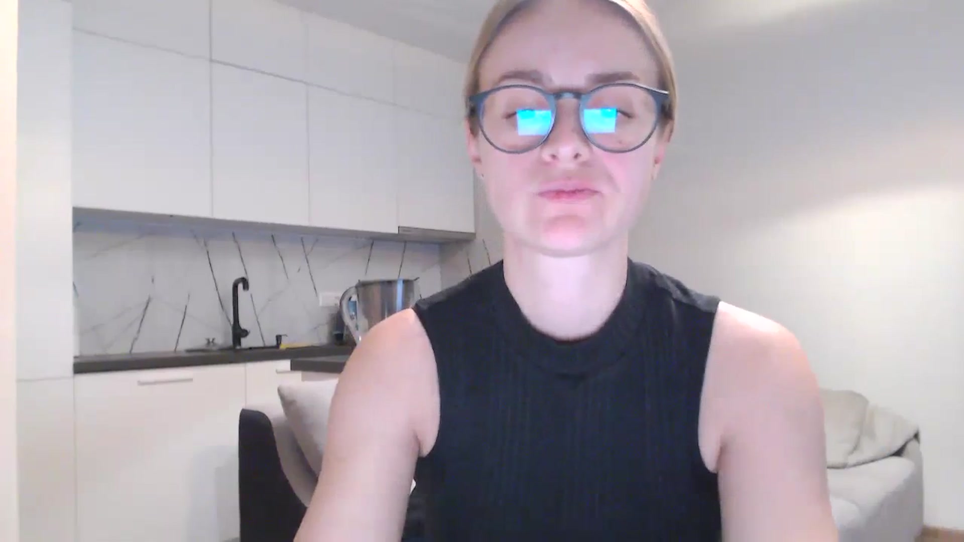 Gallery image thumbnail from regular_girl's myfreecams stream on, 11/27/2023, 14:44 image 16 of 20