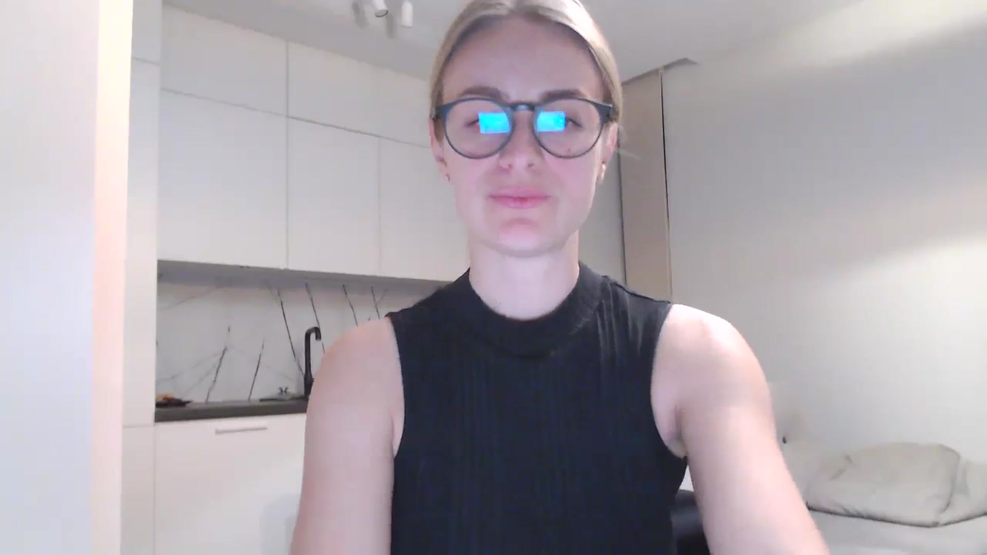 Gallery image thumbnail from regular_girl's myfreecams stream on, 11/27/2023, 14:44 image 4 of 20