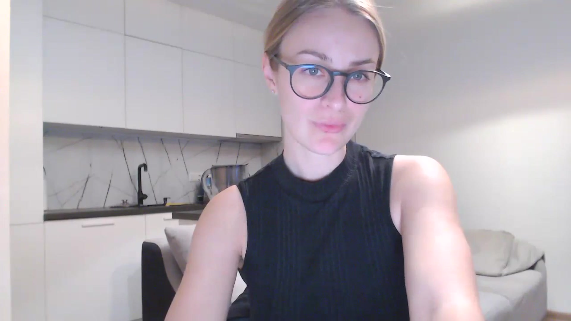 Gallery image thumbnail from regular_girl's myfreecams stream on, 11/27/2023, 14:44 image 15 of 20