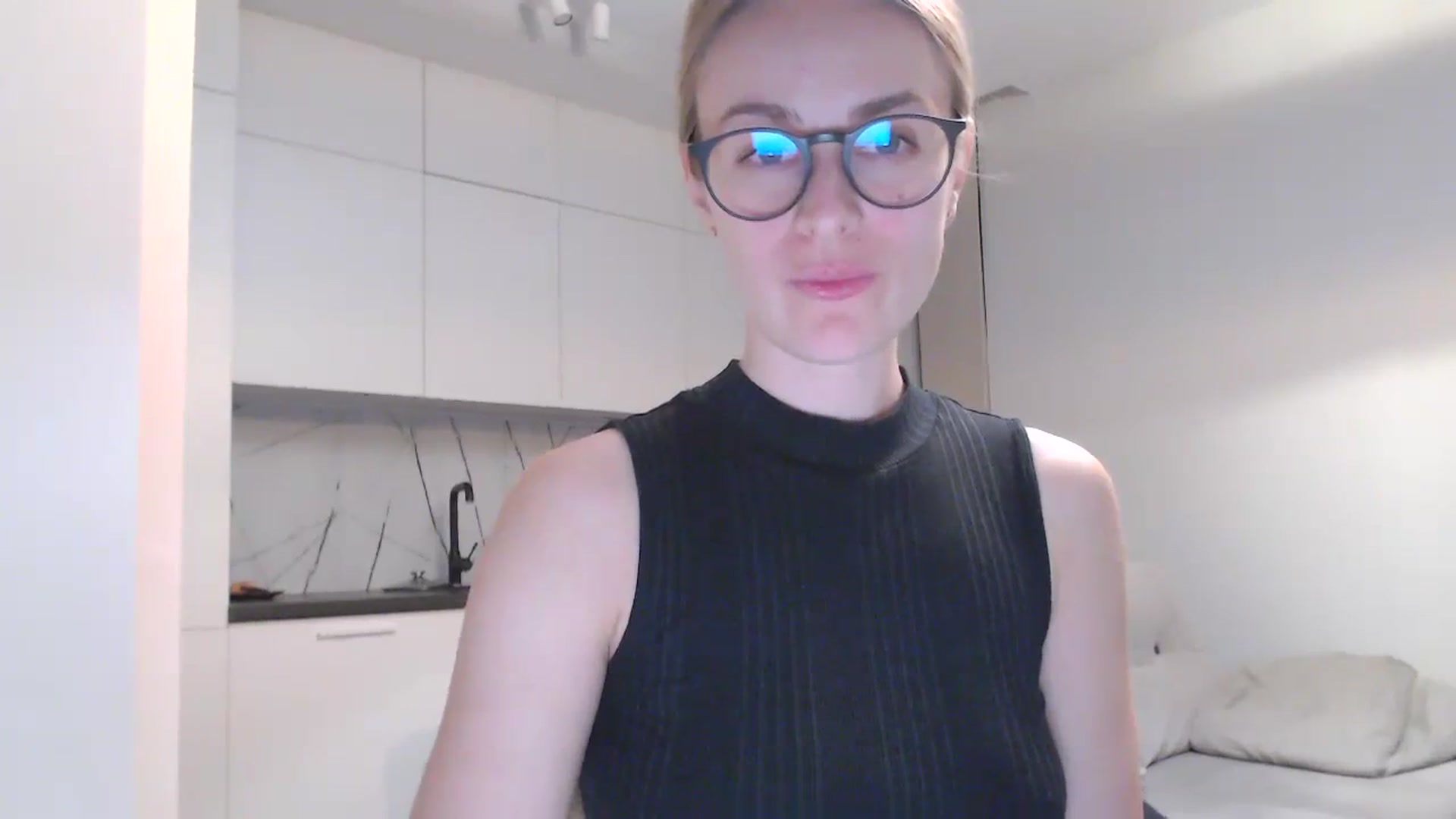 Gallery image thumbnail from regular_girl's myfreecams stream on, 11/27/2023, 14:44 image 3 of 20