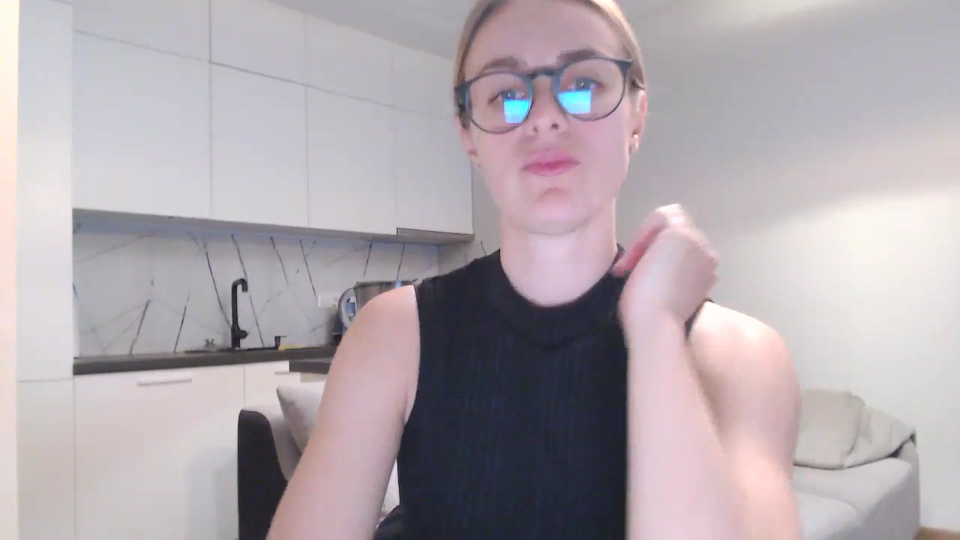 Gallery image thumbnail from regular_girl's myfreecams stream on, 11/27/2023, 14:44 image 17 of 20