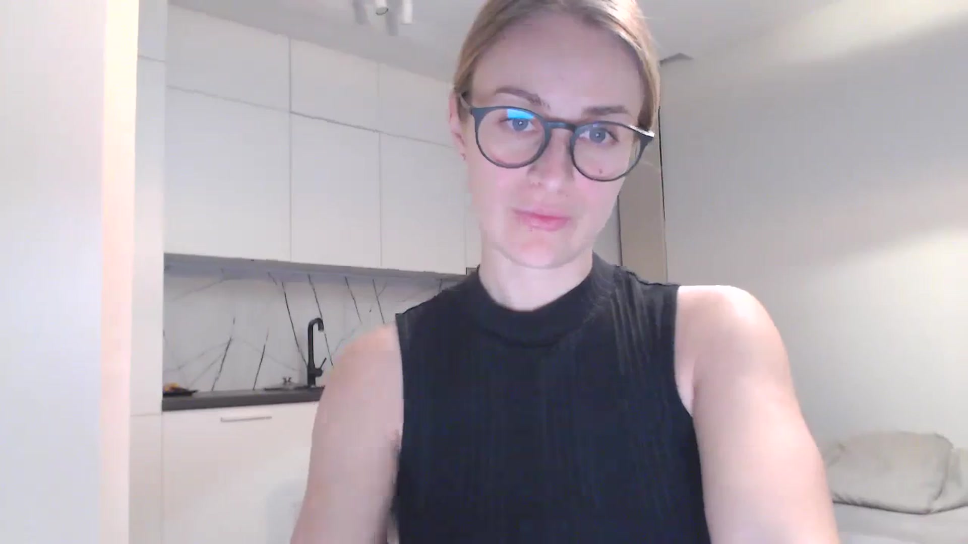 Gallery image thumbnail from regular_girl's myfreecams stream on, 11/27/2023, 14:44 image 9 of 20