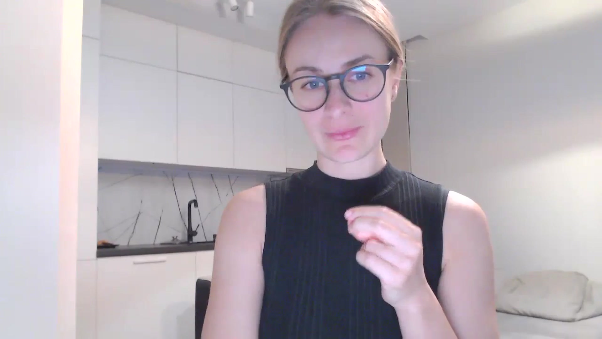 Gallery image thumbnail from regular_girl's myfreecams stream on, 11/27/2023, 14:44 image 8 of 20