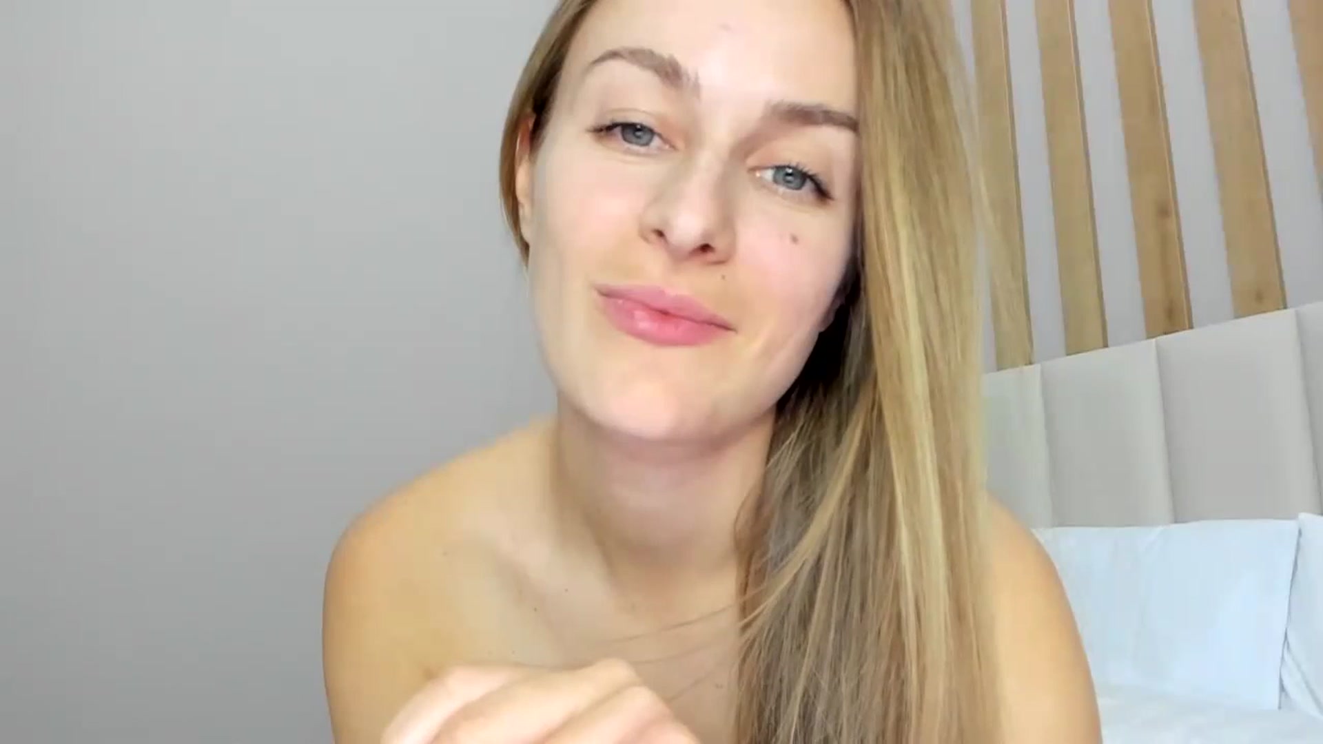 Gallery image thumbnail from regular_girl's myfreecams stream on, 11/28/2023, 19:01 image 11 of 20