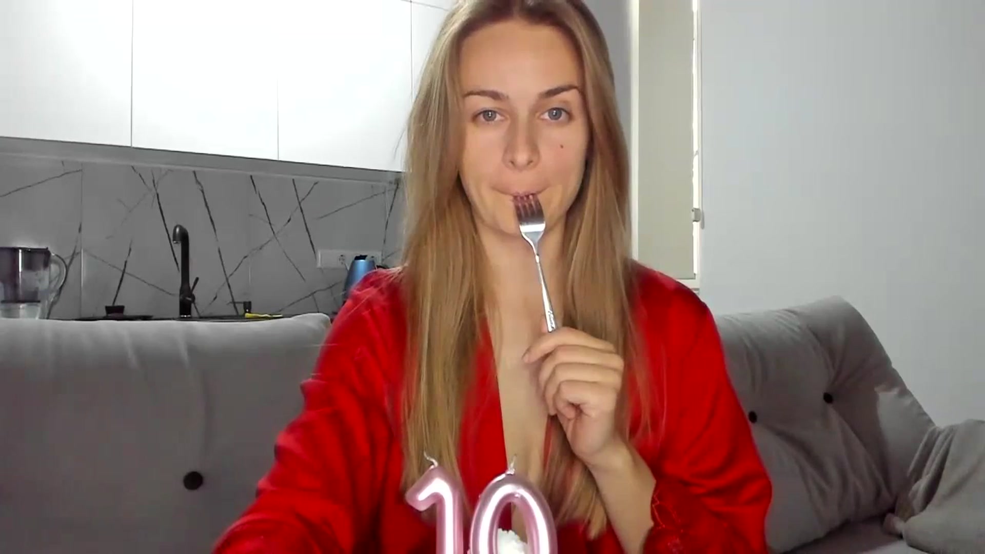 Gallery image thumbnail from regular_girl's myfreecams stream on, 12/06/2023, 12:52 image 5 of 20
