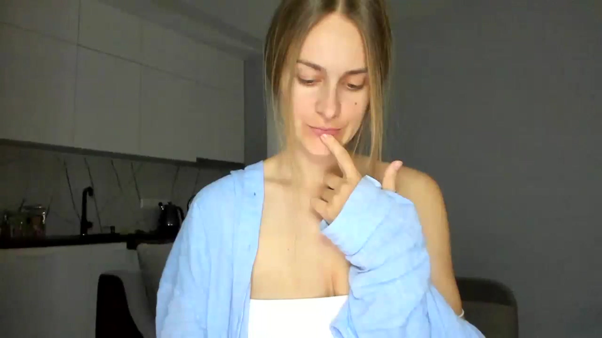 Gallery image thumbnail from regular_girl's myfreecams stream on, 12/10/2023, 12:34 image 3 of 20