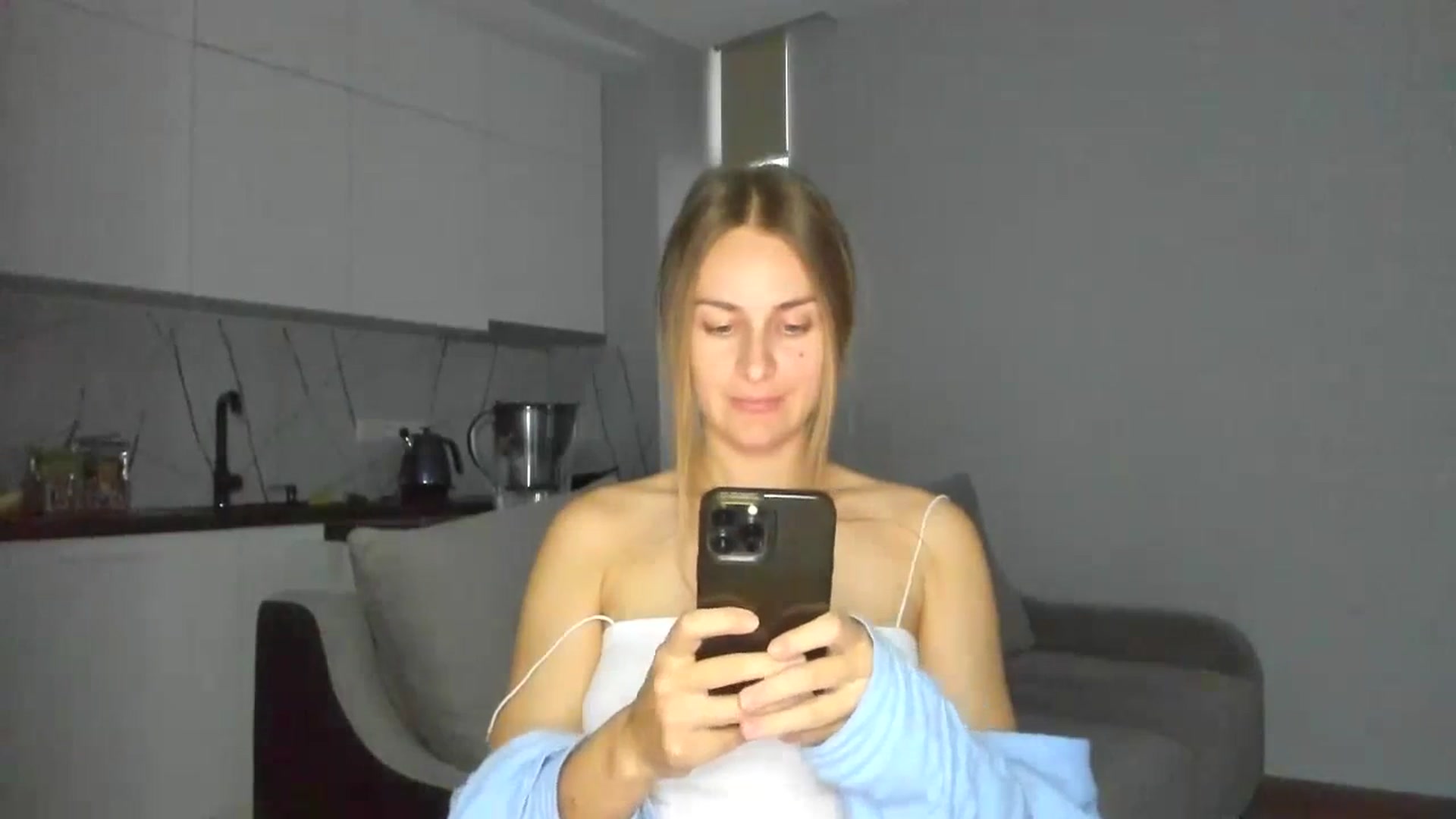 Gallery image thumbnail from regular_girl's myfreecams stream on, 12/10/2023, 12:34 image 9 of 20