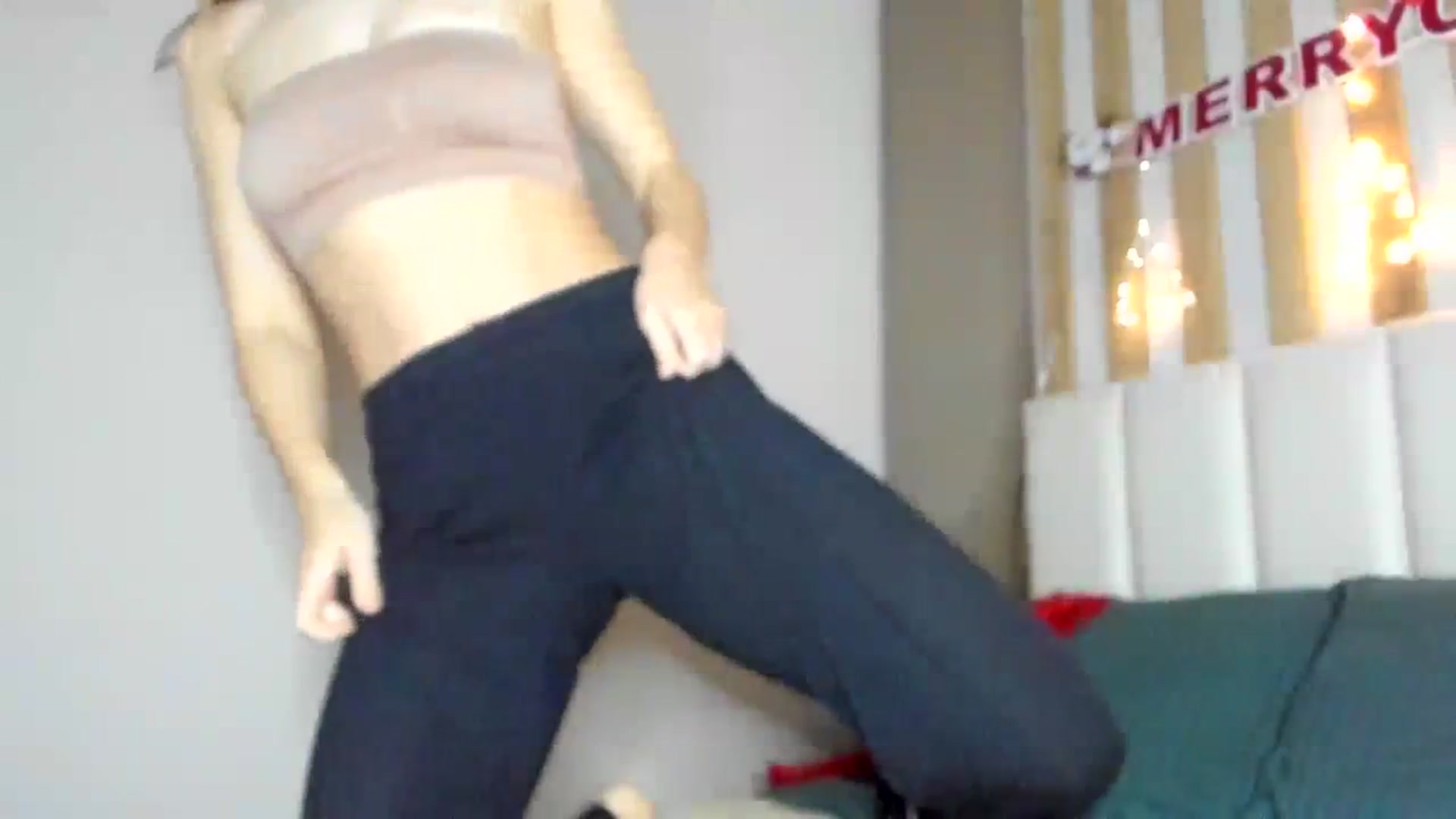 Gallery image thumbnail from regular_girl's myfreecams stream on, 01/01/2024, 19:48 image 2 of 20