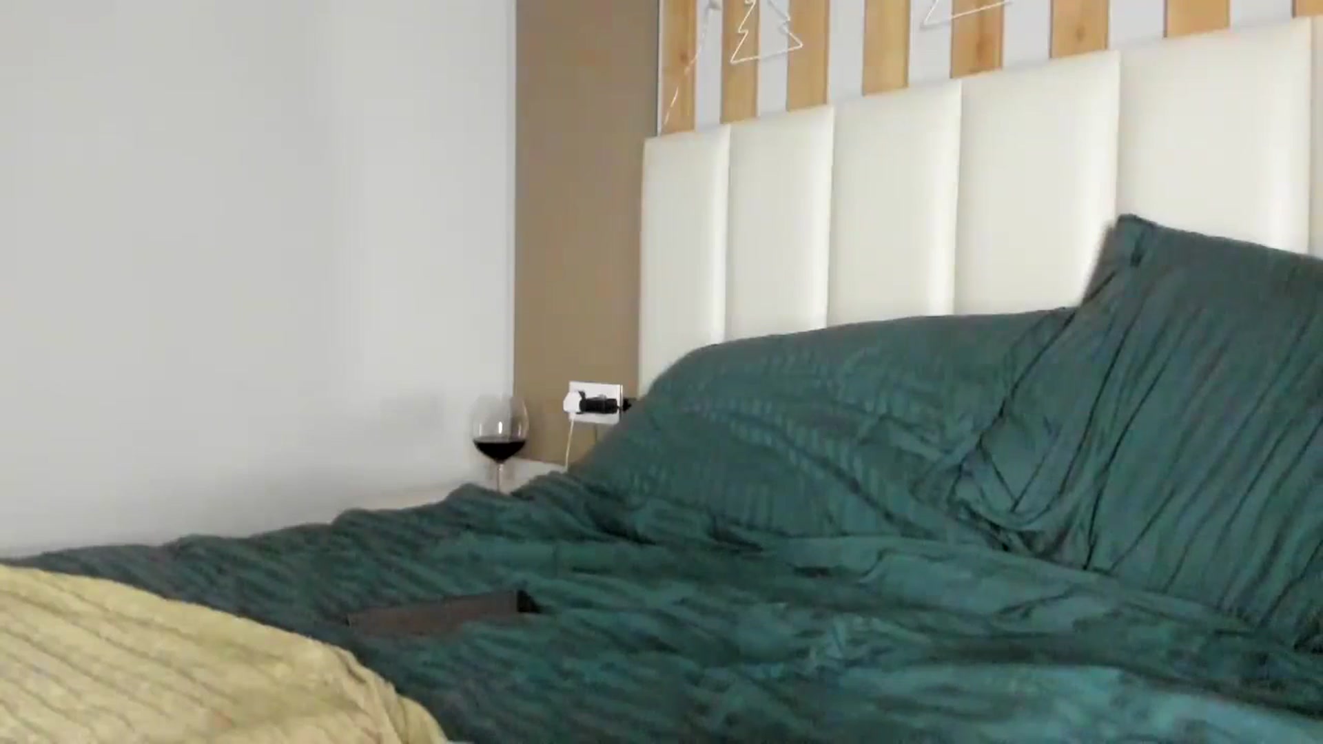 Gallery image thumbnail from regular_girl's myfreecams stream on, 01/02/2024, 19:40 image 19 of 20