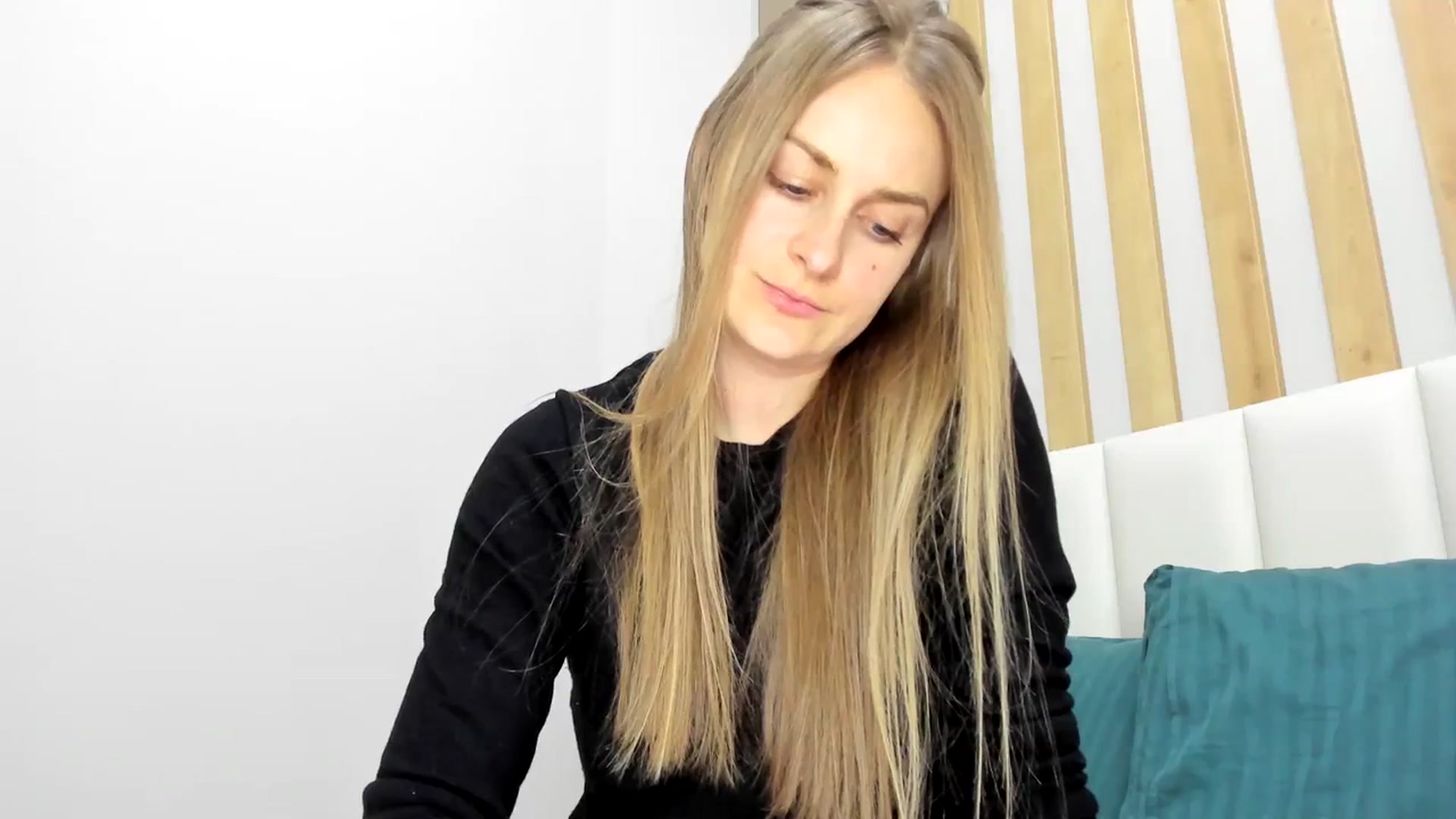 Gallery image thumbnail from regular_girl's myfreecams stream on, 01/18/2024, 18:14 image 12 of 20