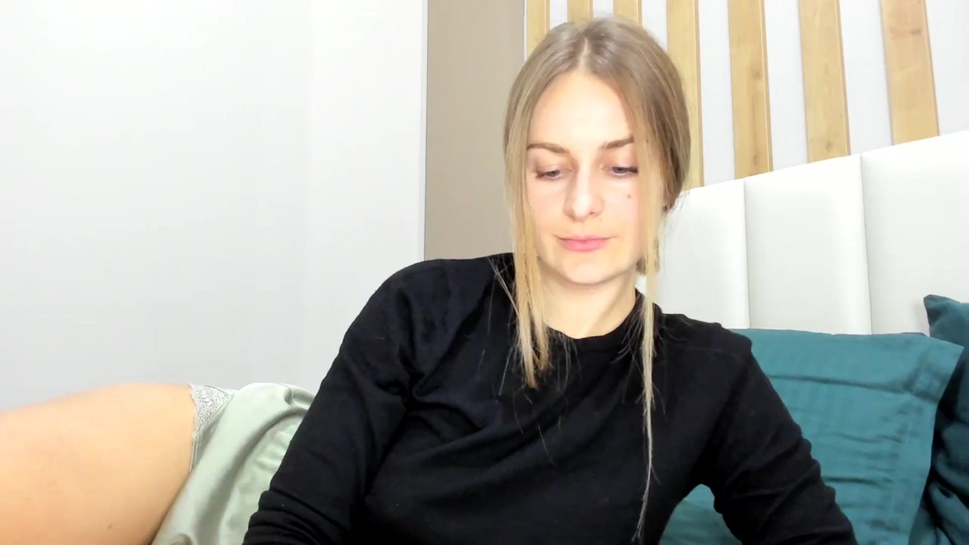 Gallery image thumbnail from regular_girl's myfreecams stream on, 01/18/2024, 18:14 image 2 of 20