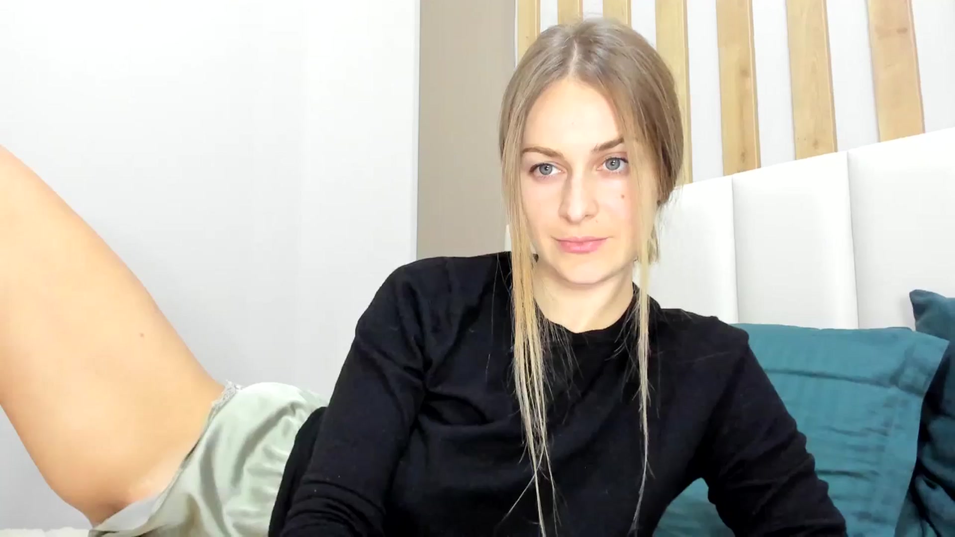 Gallery image thumbnail from regular_girl's myfreecams stream on, 01/18/2024, 18:14 image 3 of 20