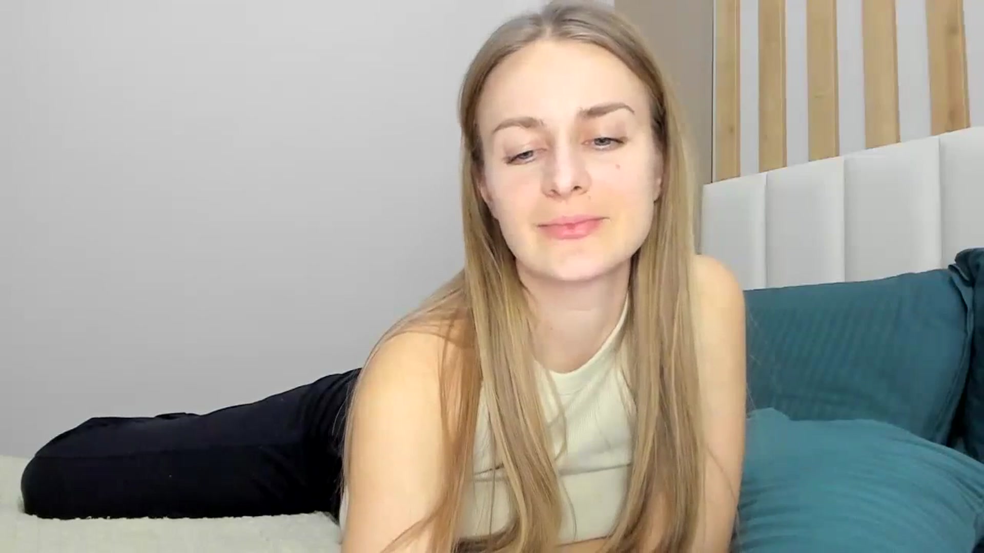 Gallery image thumbnail from regular_girl's myfreecams stream on, 02/02/2024, 17:27 image 7 of 20