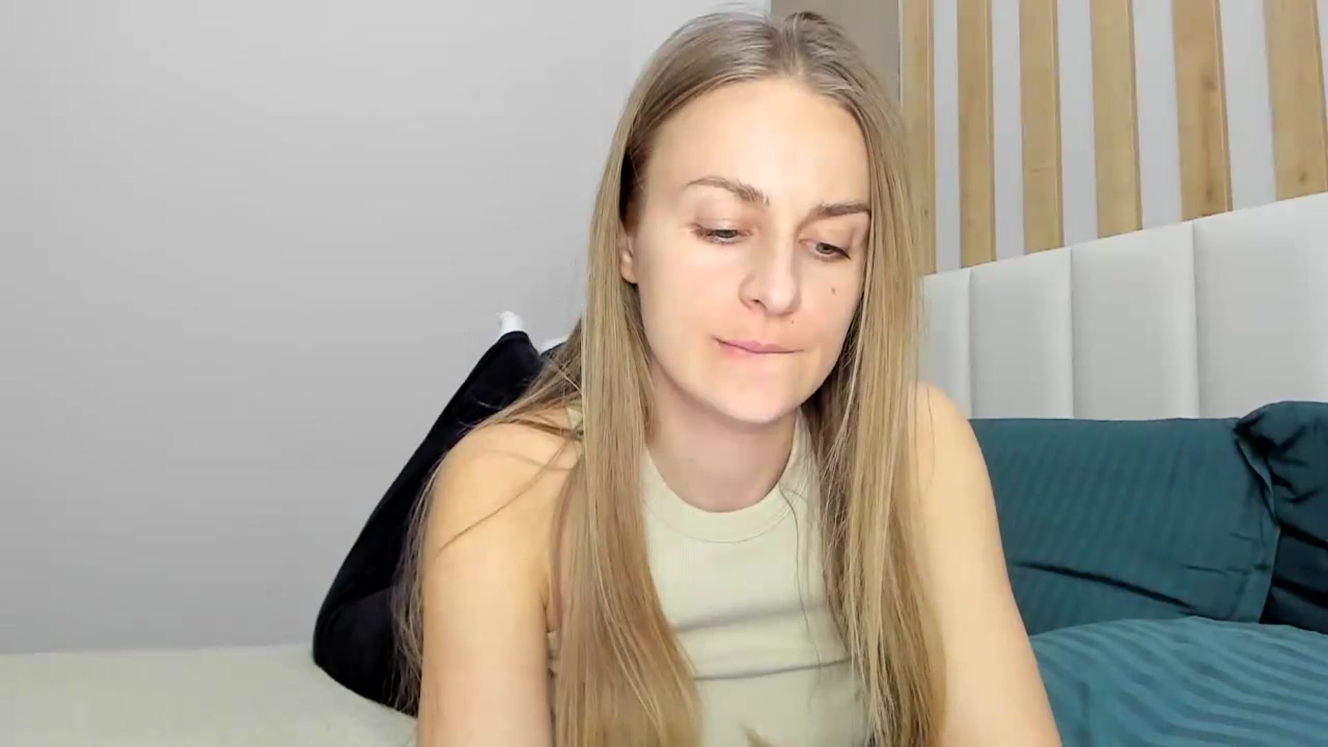 Gallery image thumbnail from regular_girl's myfreecams stream on, 02/02/2024, 17:27 image 16 of 20