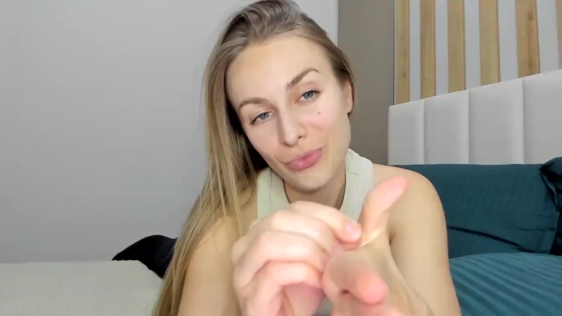 Gallery image thumbnail from regular_girl's myfreecams stream on, 02/02/2024, 17:27 image 17 of 20