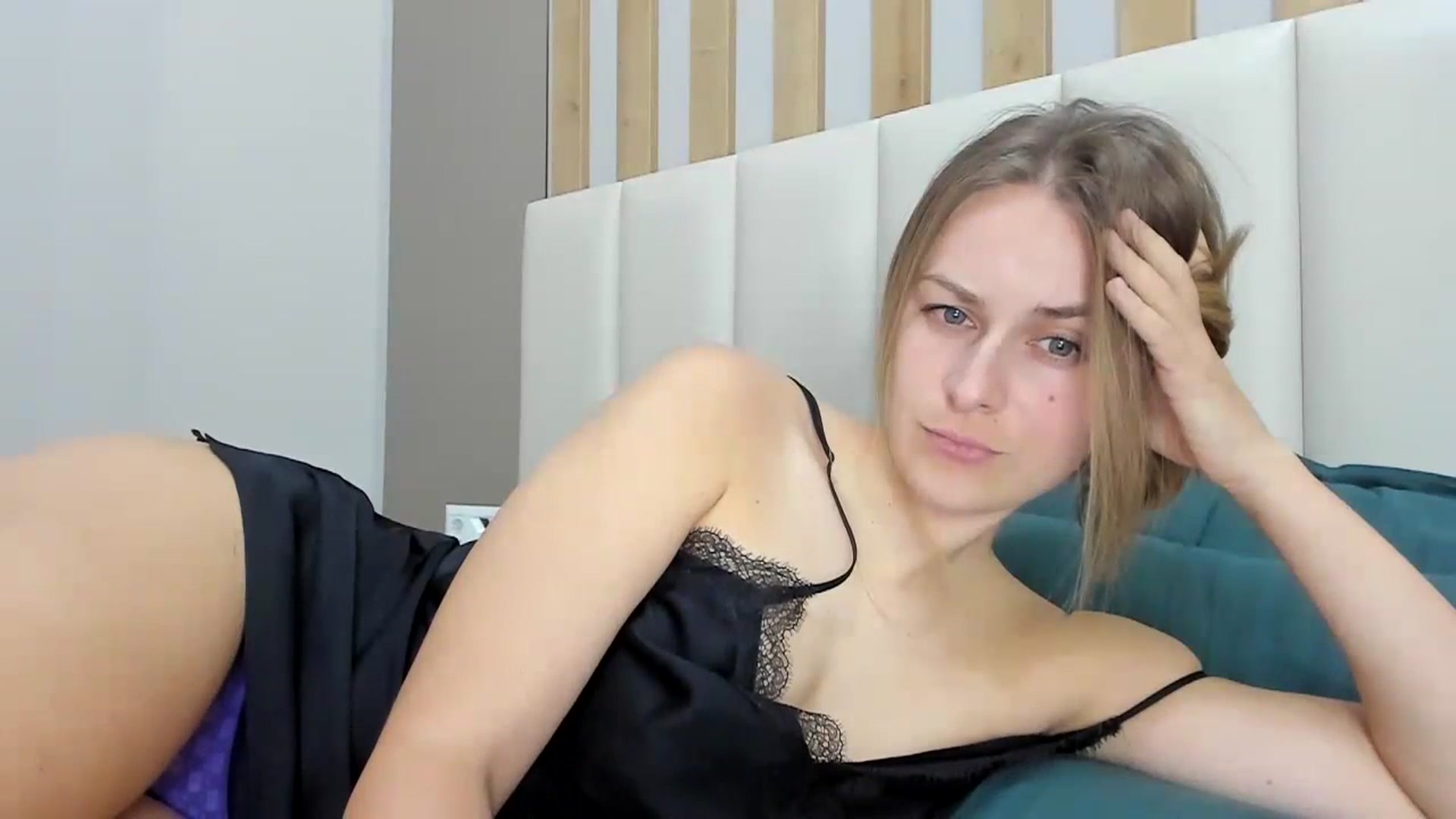 Gallery image thumbnail from regular_girl's myfreecams stream on, 02/12/2024, 18:59 image 12 of 20
