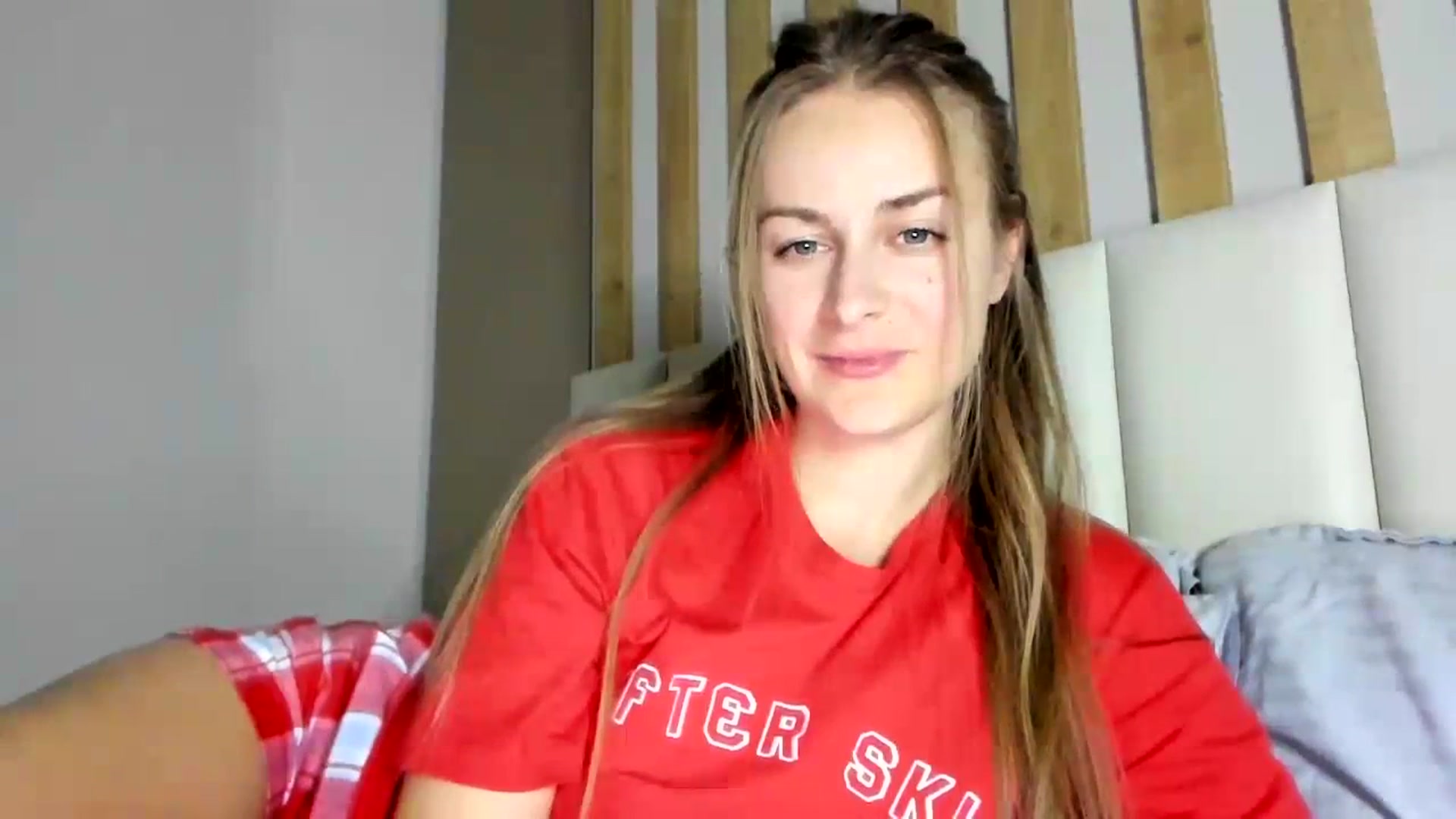 Gallery image thumbnail from regular_girl's myfreecams stream on, 02/14/2024, 20:54 image 12 of 20