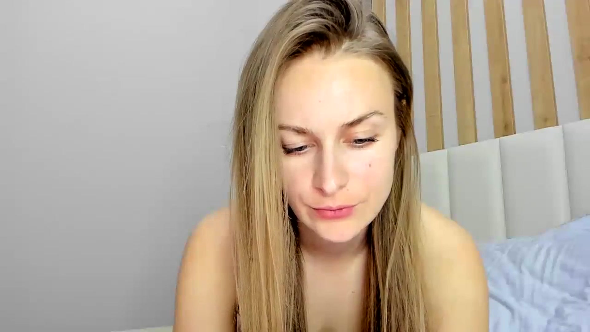 Gallery image thumbnail from regular_girl's myfreecams stream on, 02/15/2024, 18:51 image 16 of 20