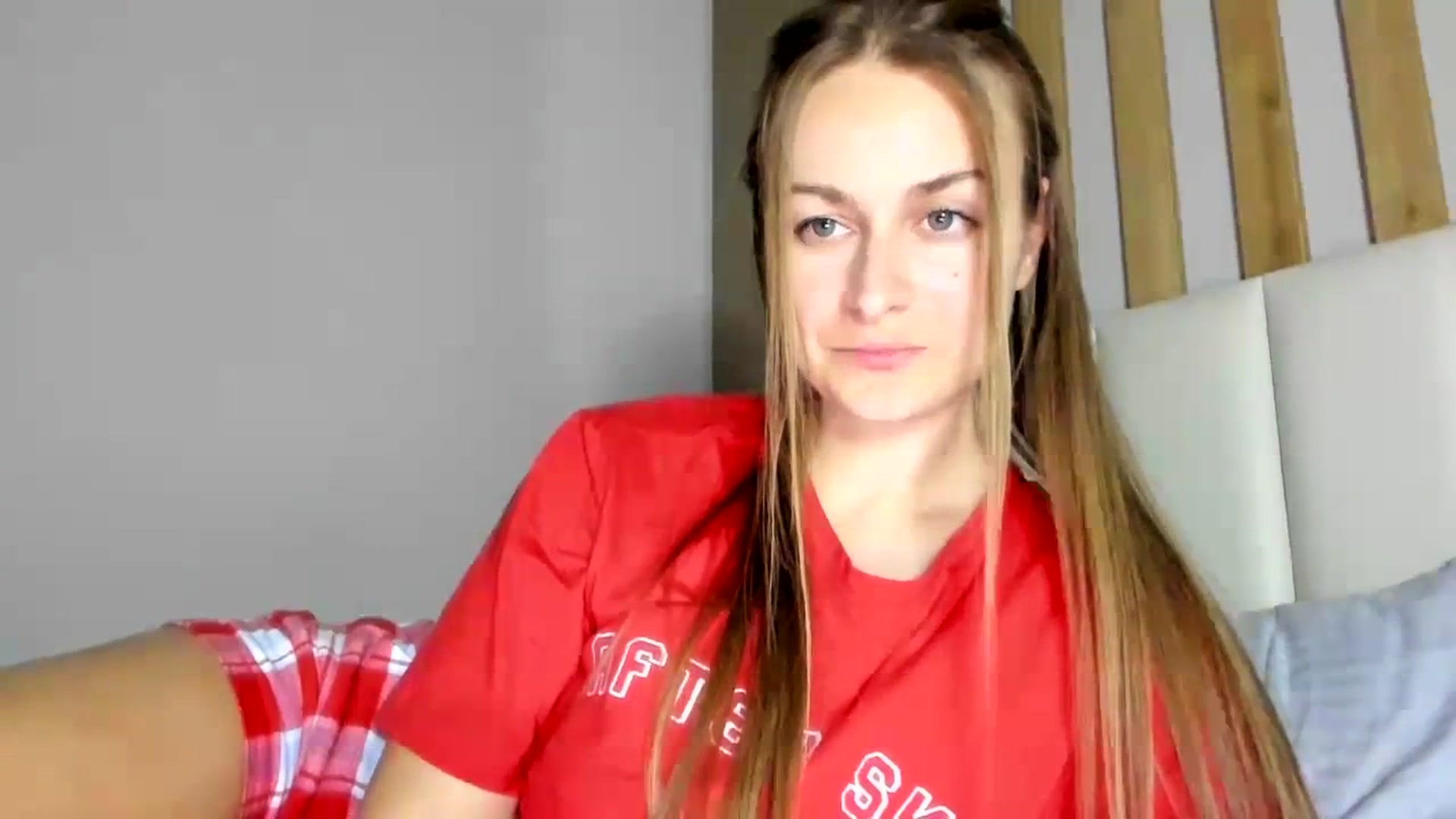 Gallery image thumbnail from regular_girl's myfreecams stream on, 02/15/2024, 20:04 image 12 of 20