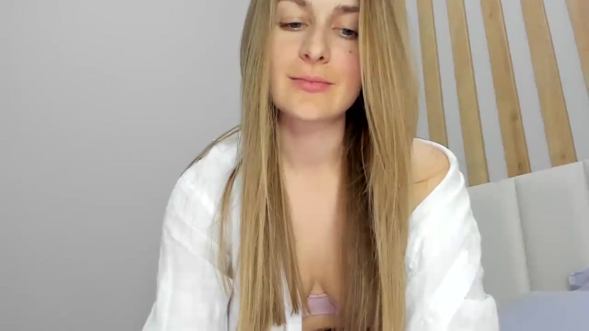 Gallery image thumbnail from regular_girl's myfreecams stream on, 03/09/2024, 19:07 image 3 of 20