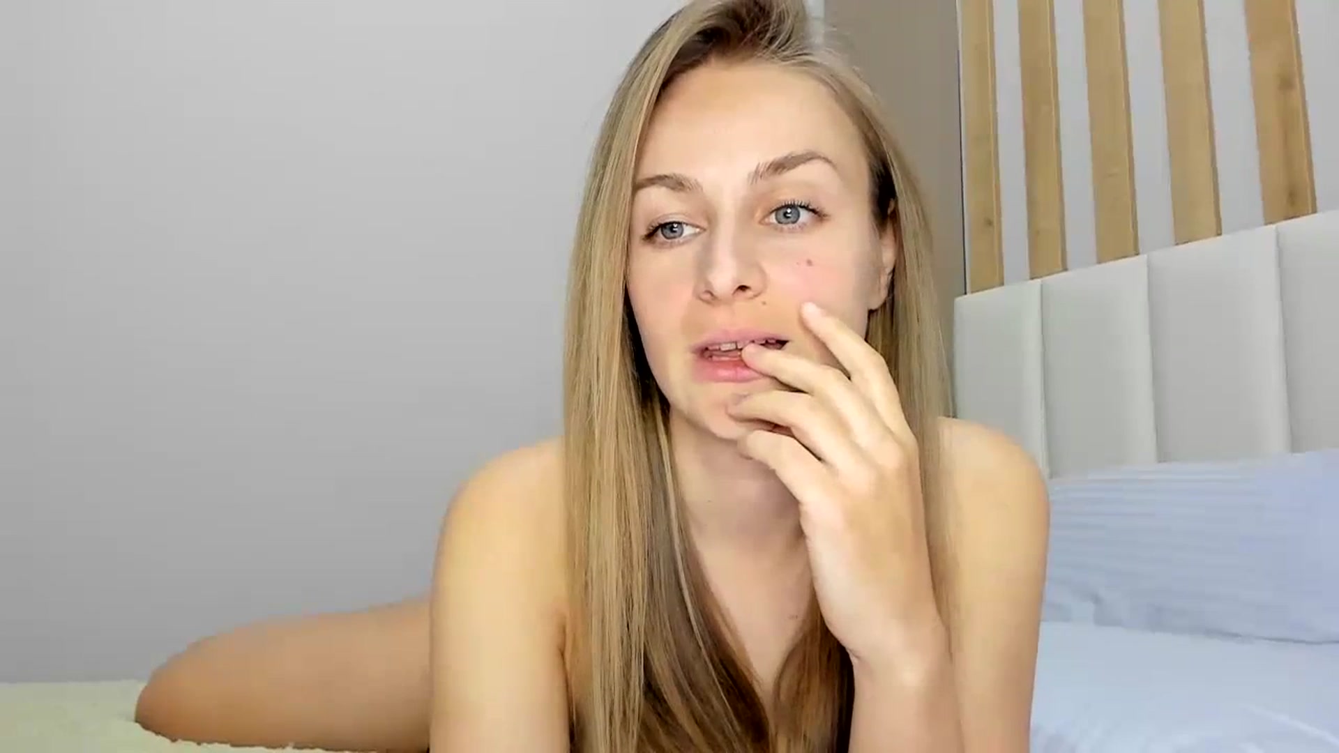 Gallery image thumbnail from regular_girl's myfreecams stream on, 03/12/2024, 17:14 image 18 of 20