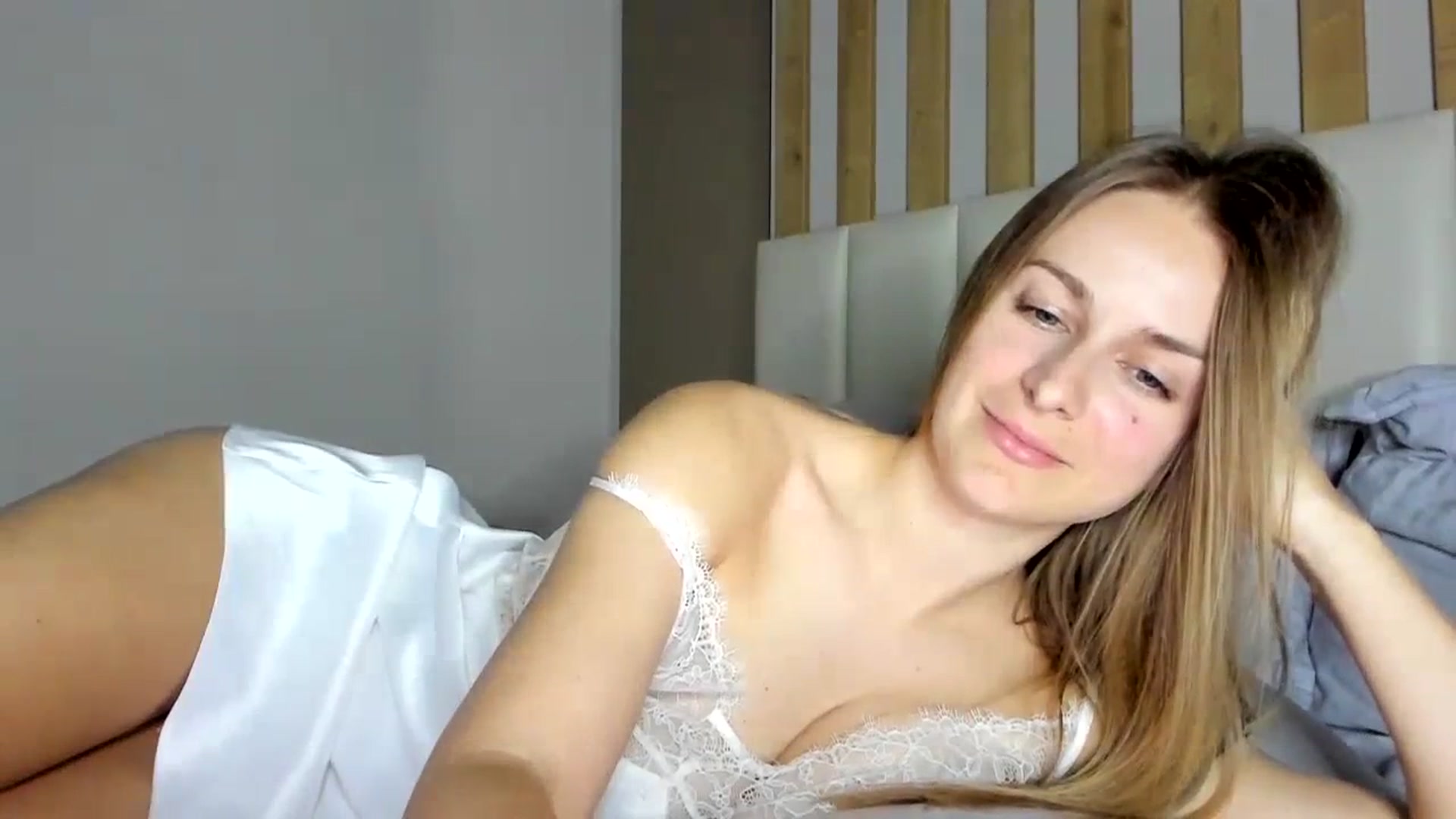 Gallery image thumbnail from regular_girl's myfreecams stream on, 03/21/2024, 19:47 image 7 of 20