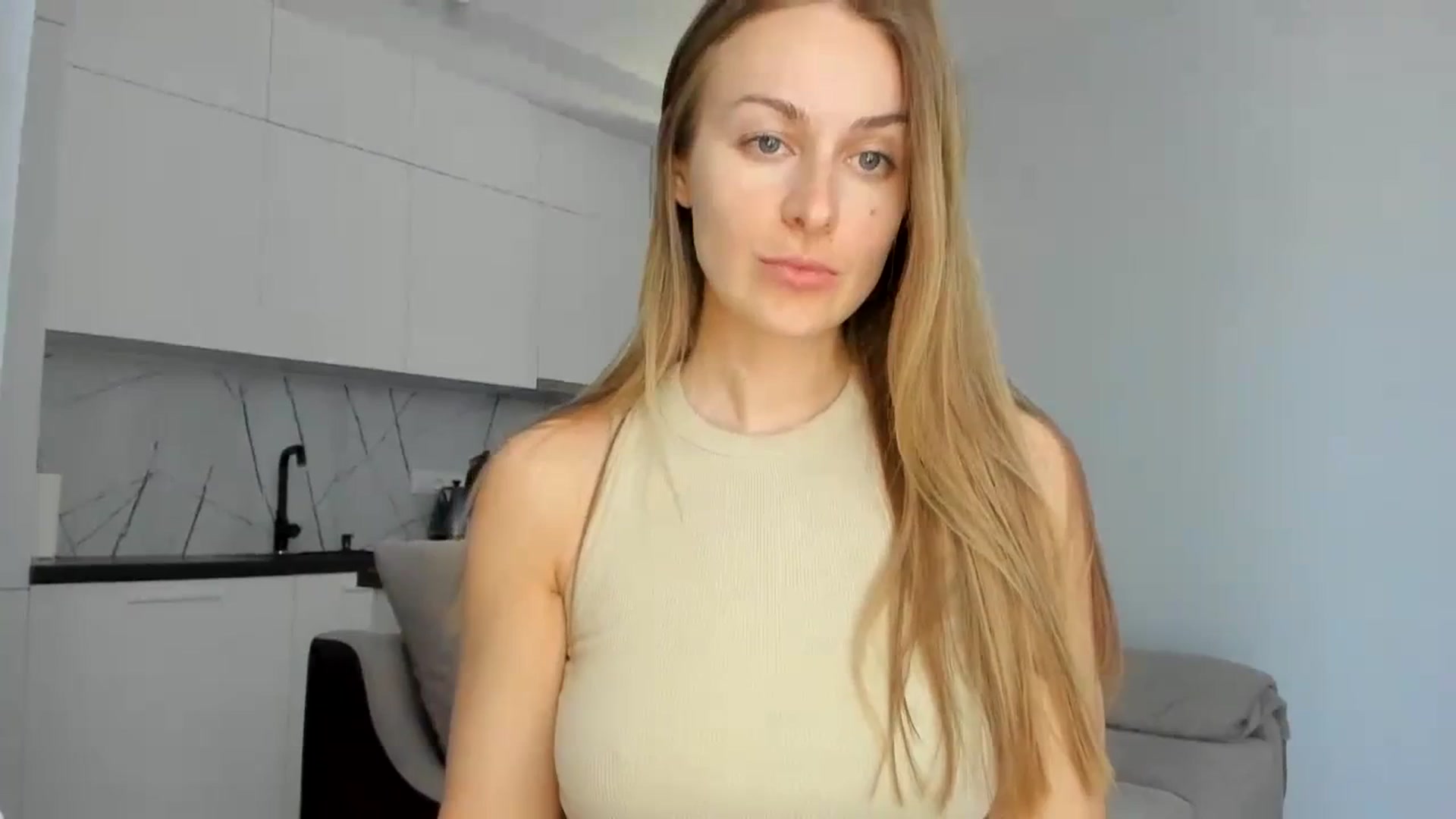 Gallery image thumbnail from regular_girl's myfreecams stream on, 03/25/2024, 12:17 image 4 of 20