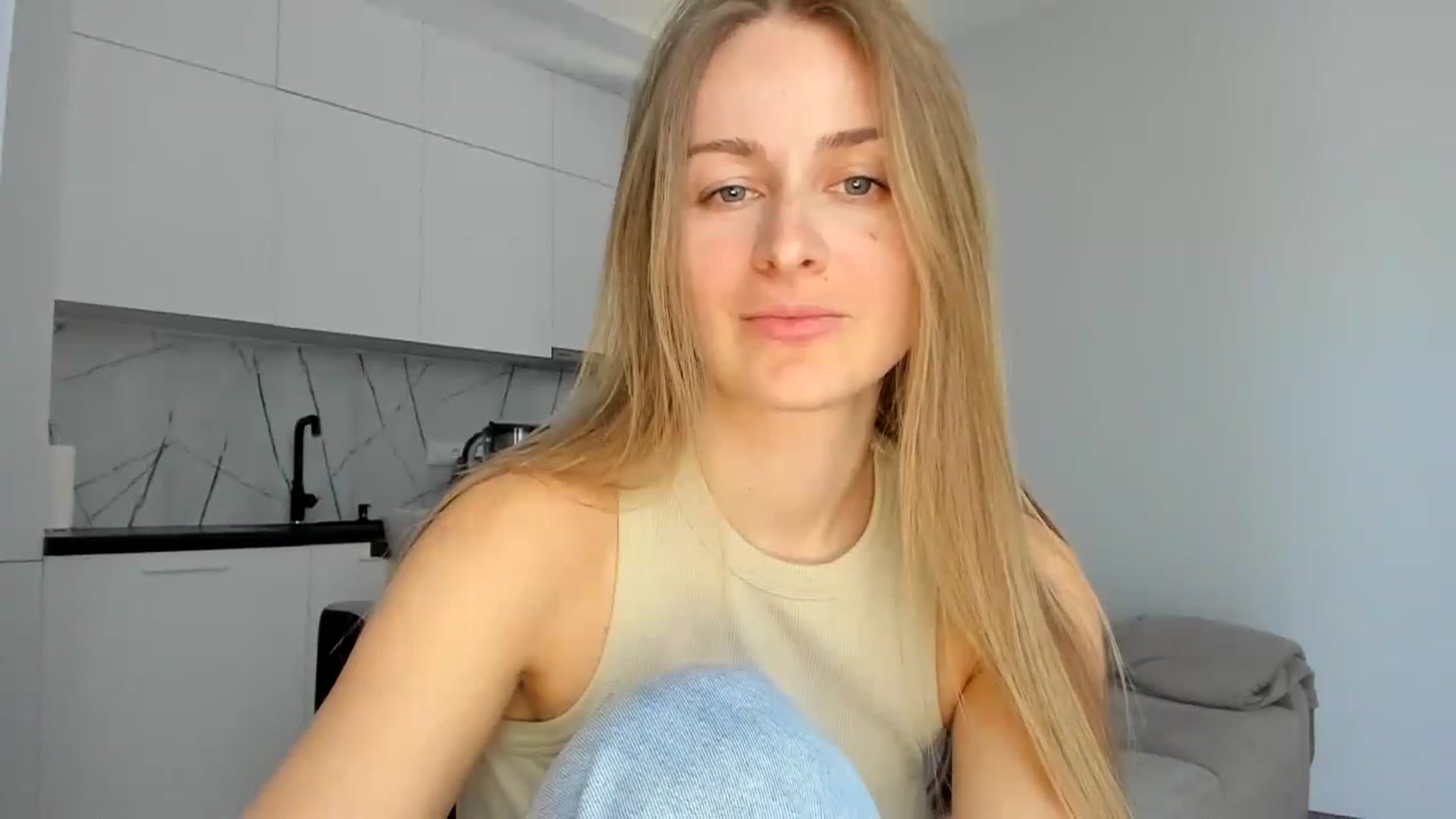 Gallery image thumbnail from regular_girl's myfreecams stream on, 03/25/2024, 12:17 image 20 of 20