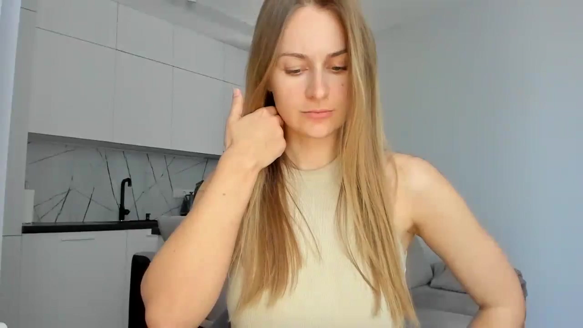 Gallery image thumbnail from regular_girl's myfreecams stream on, 03/25/2024, 12:17 image 1 of 20