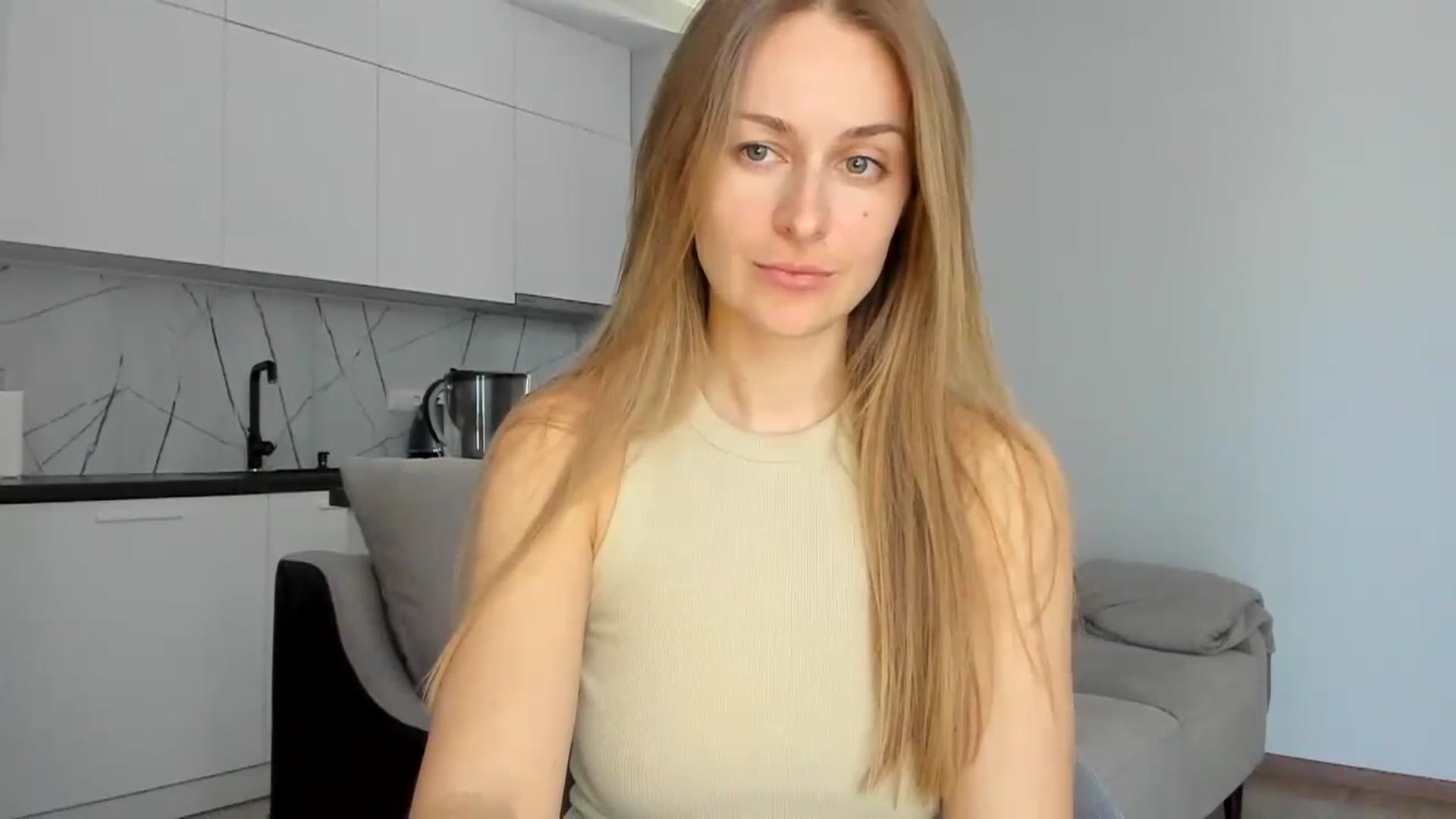 Gallery image thumbnail from regular_girl's myfreecams stream on, 03/25/2024, 12:17 image 15 of 20