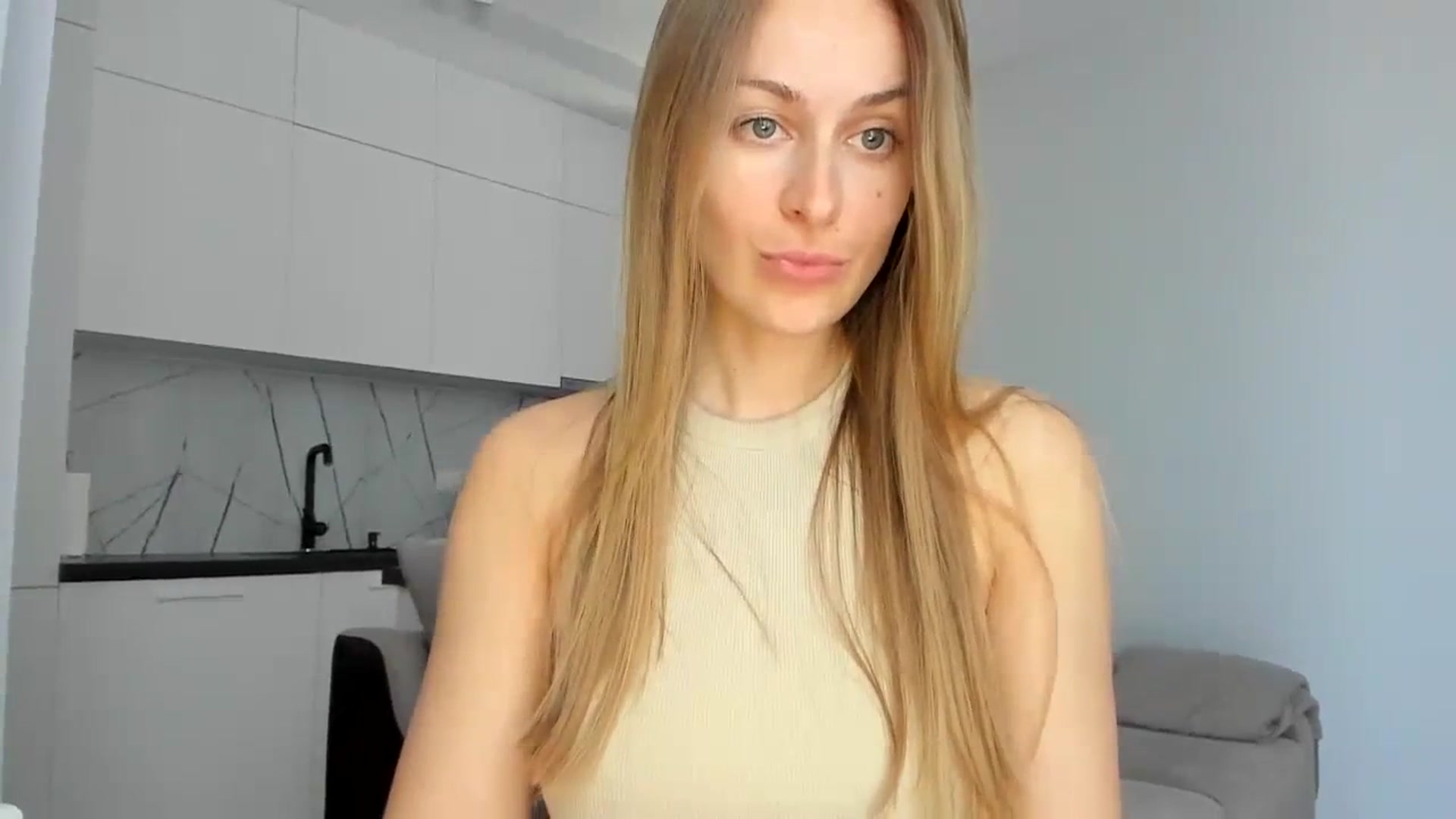 Gallery image thumbnail from regular_girl's myfreecams stream on, 03/25/2024, 12:17 image 3 of 20