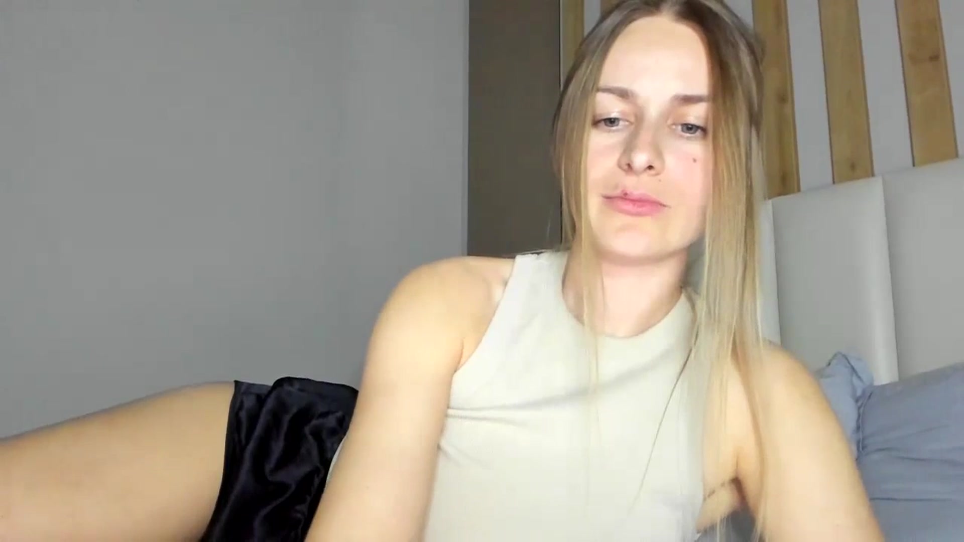 Gallery image thumbnail from regular_girl's myfreecams stream on, 03/30/2024, 19:42 image 18 of 20