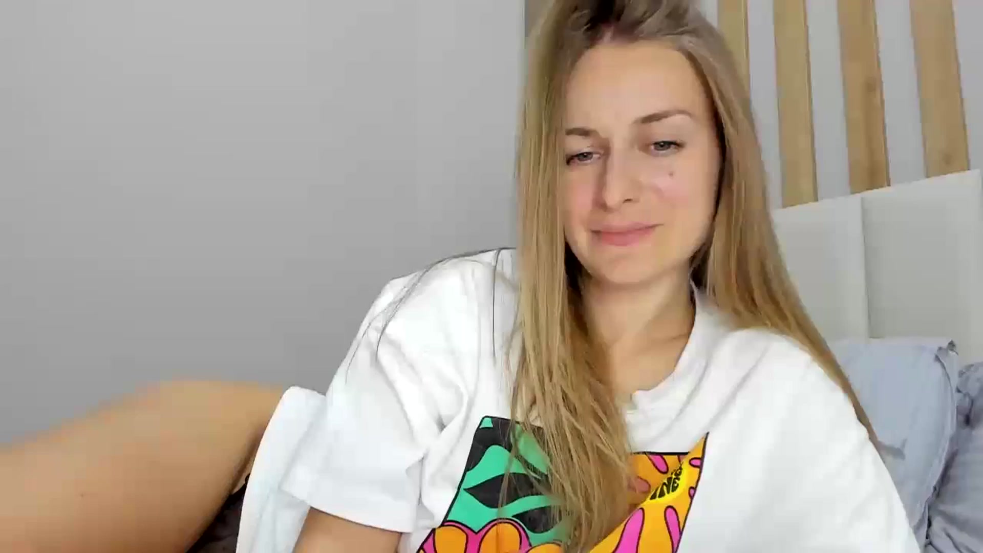Gallery image thumbnail from regular_girl's myfreecams stream on, 04/13/2024, 19:59 image 1 of 20