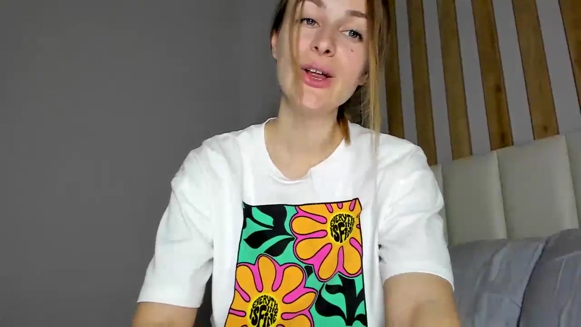 Gallery image thumbnail from regular_girl's myfreecams stream on, 04/13/2024, 19:59 image 12 of 20