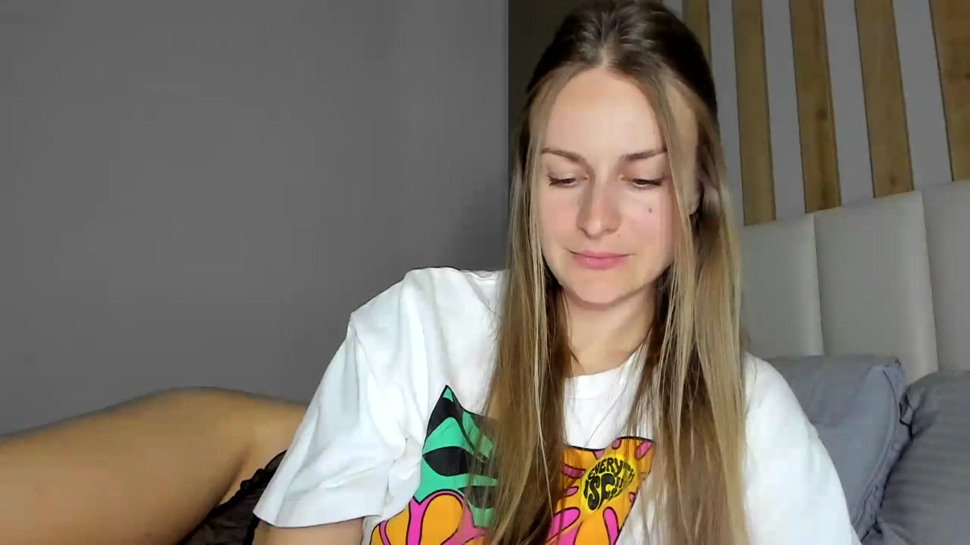 Gallery image thumbnail from regular_girl's myfreecams stream on, 04/13/2024, 19:59 image 19 of 20