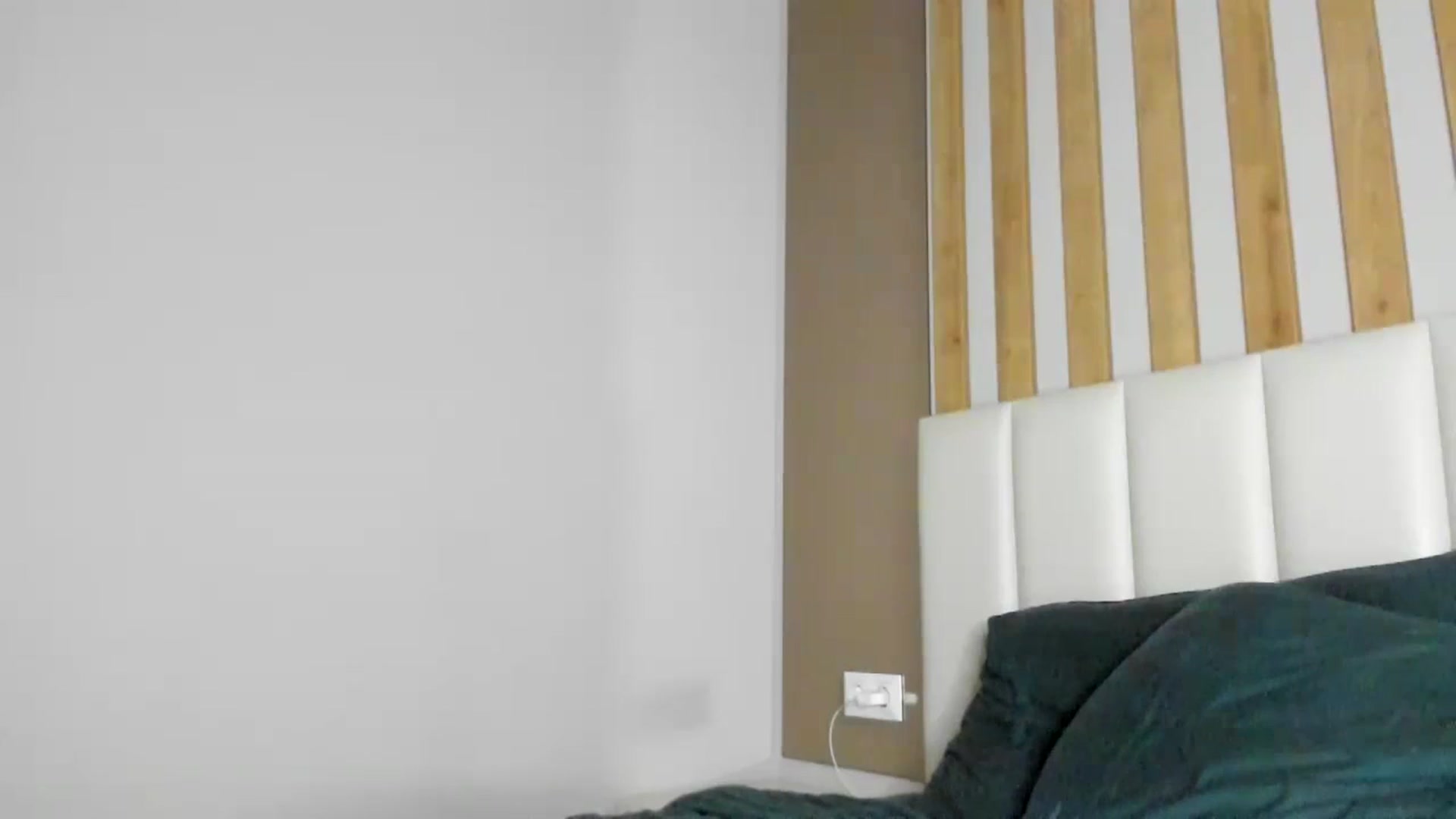 Gallery image thumbnail from regular_girl's myfreecams stream on, 04/22/2024, 19:25 image 20 of 20