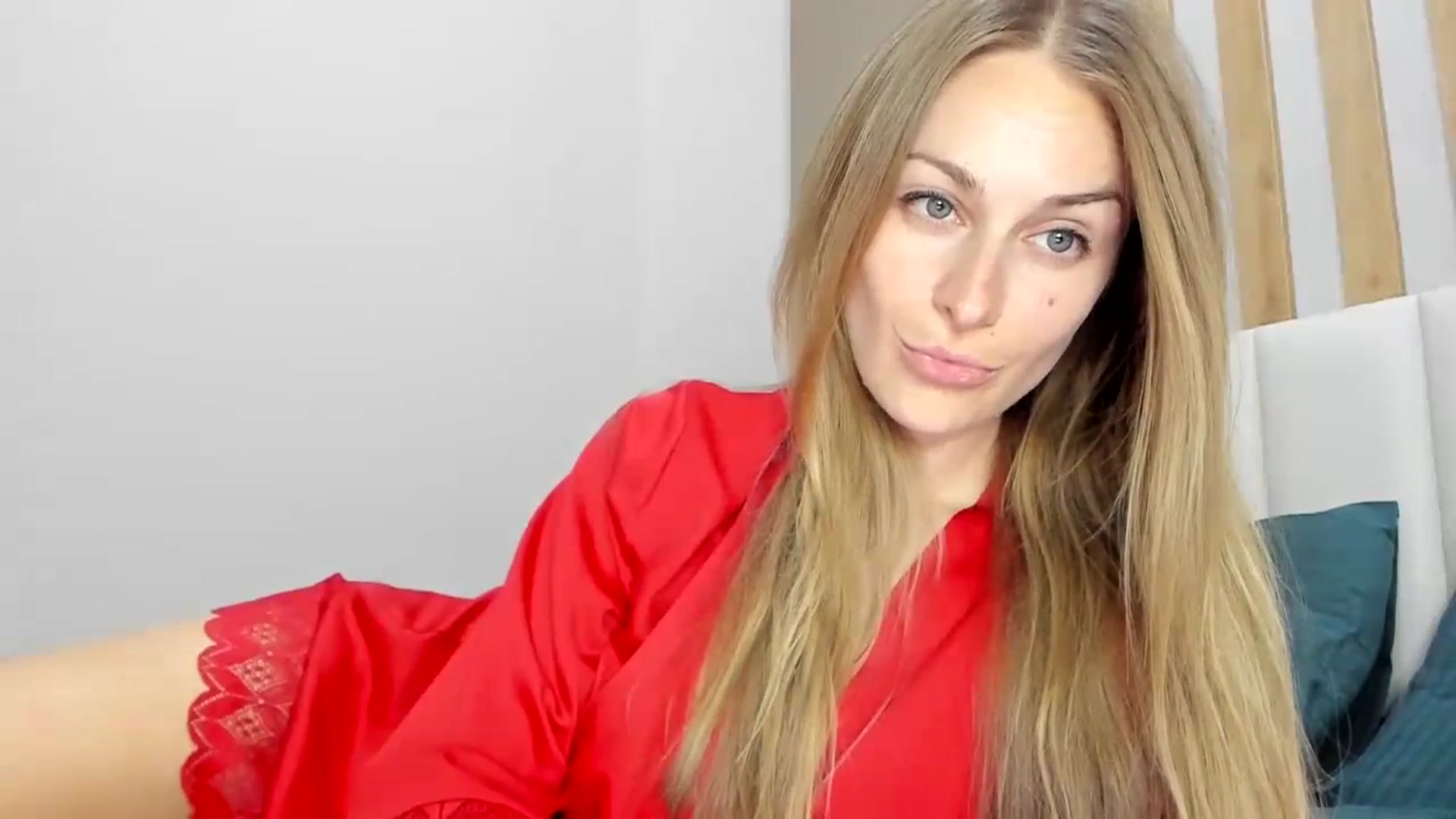 Gallery image thumbnail from regular_girl's myfreecams stream on, 04/28/2024, 18:19 image 1 of 20