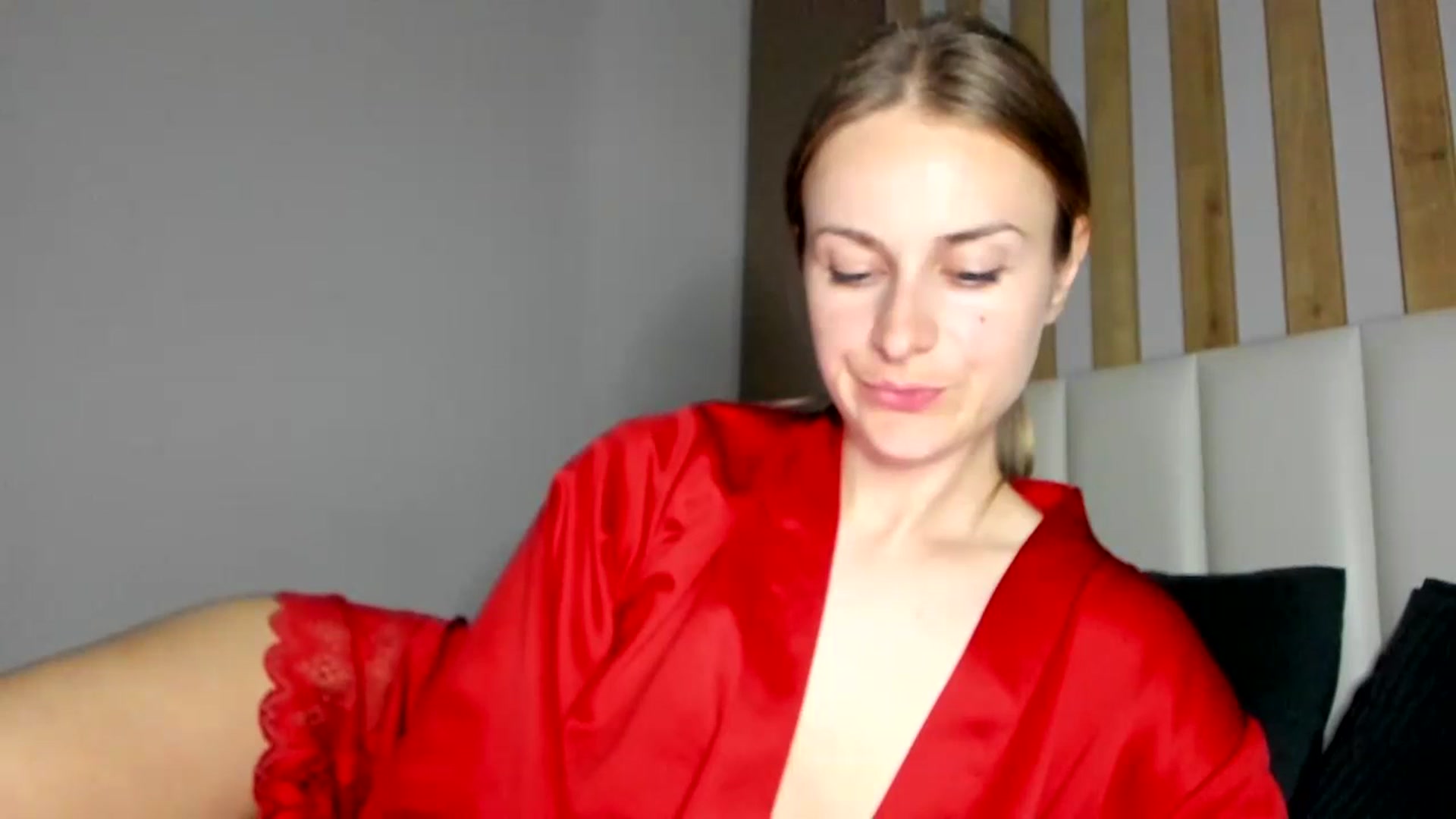 Gallery image thumbnail from regular_girl's myfreecams stream on, 04/28/2024, 19:33 image 1 of 20