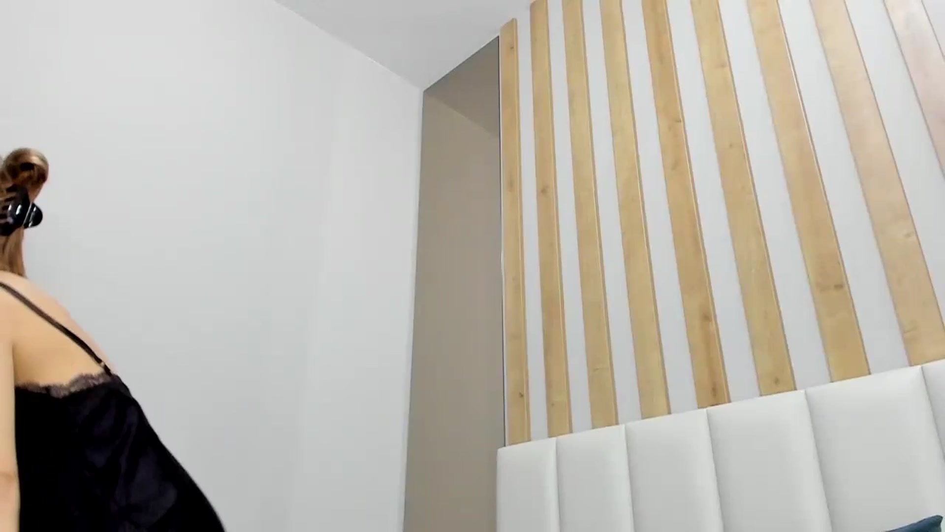 Gallery image thumbnail from regular_girl's myfreecams stream on, 05/03/2024, 19:10 image 1 of 20