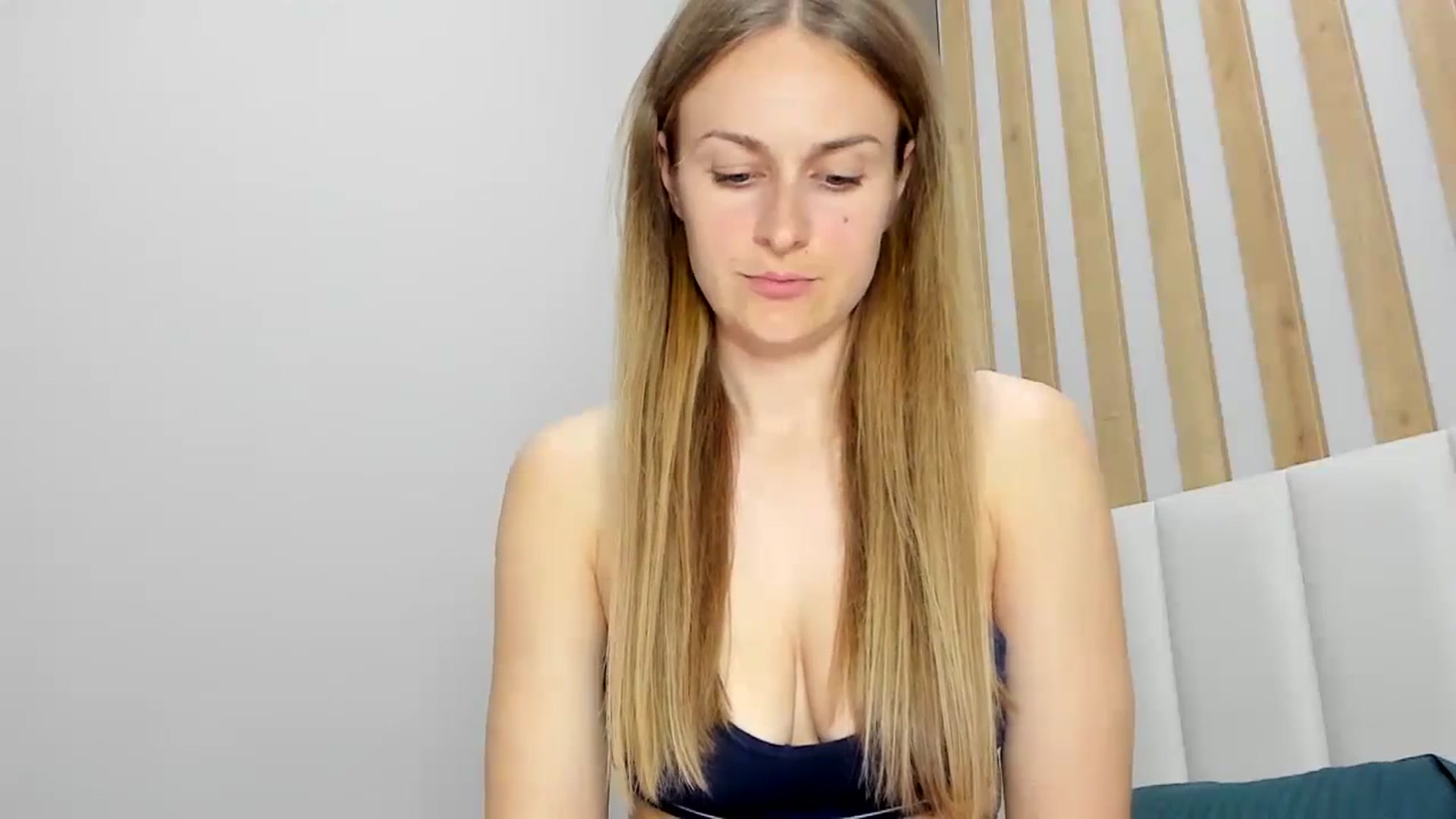 Gallery image thumbnail from regular_girl's myfreecams stream on, 05/04/2024, 17:59 image 20 of 20