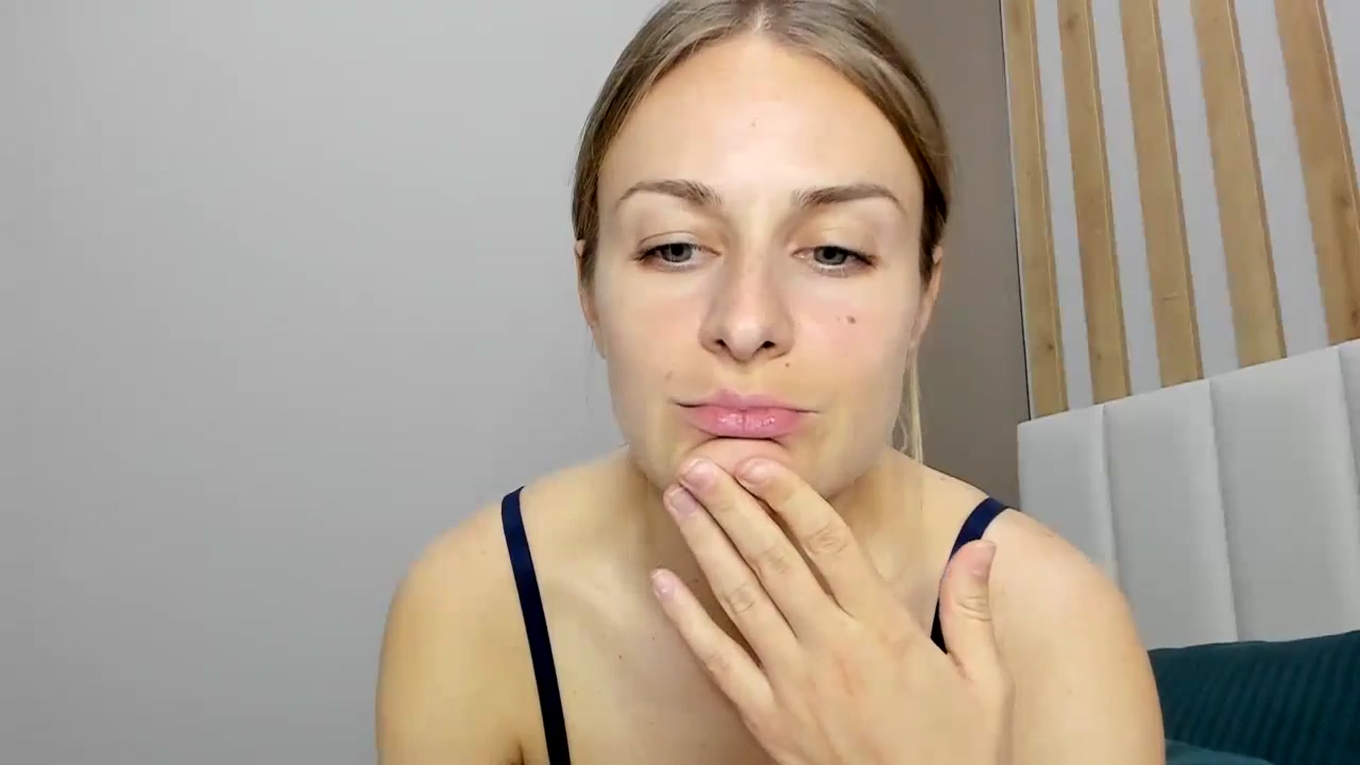 Gallery image thumbnail from regular_girl's myfreecams stream on, 05/04/2024, 19:22 image 7 of 20