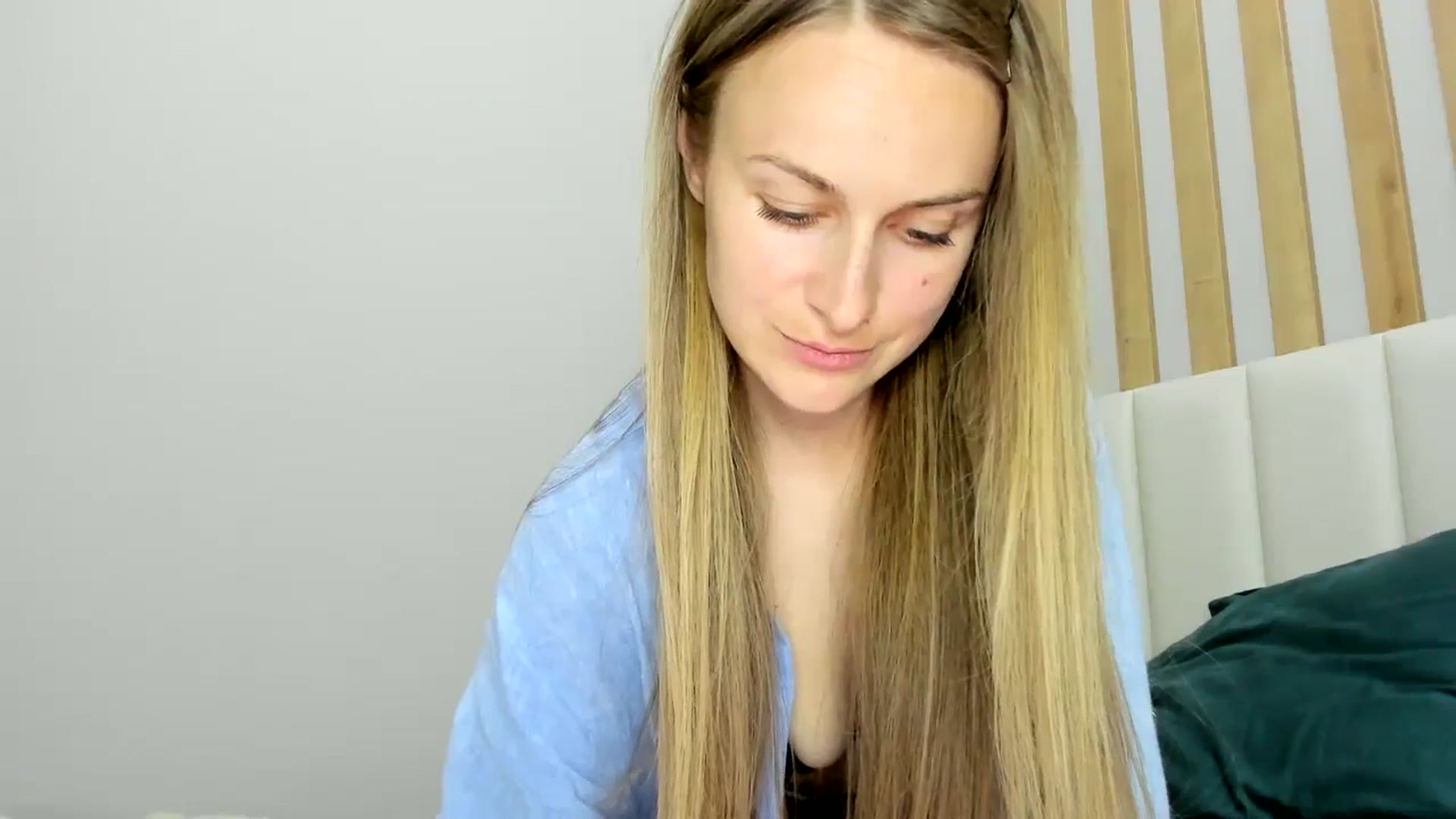 Gallery image thumbnail from regular_girl's myfreecams stream on, 05/14/2024, 15:59 image 3 of 20