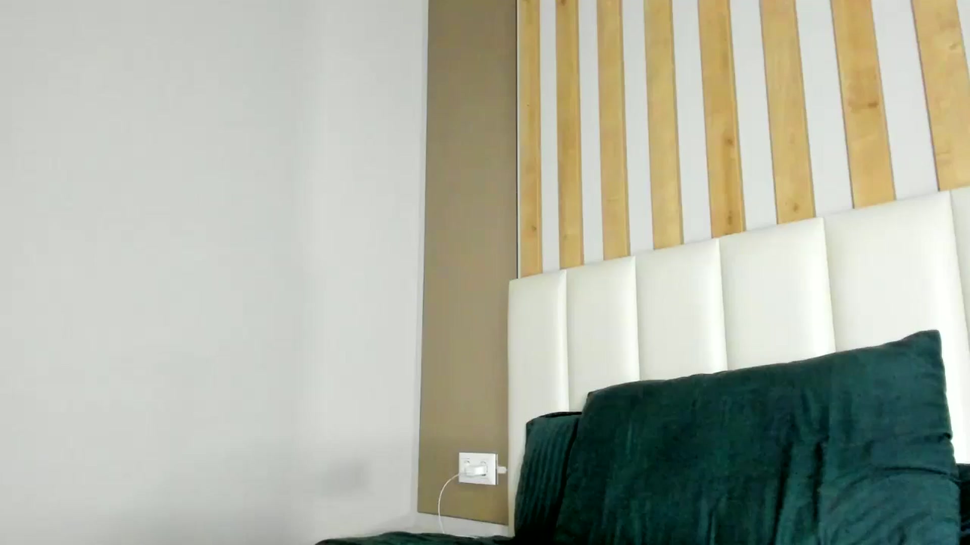Gallery image thumbnail from regular_girl's myfreecams stream on, 05/15/2024, 19:48 image 1 of 20