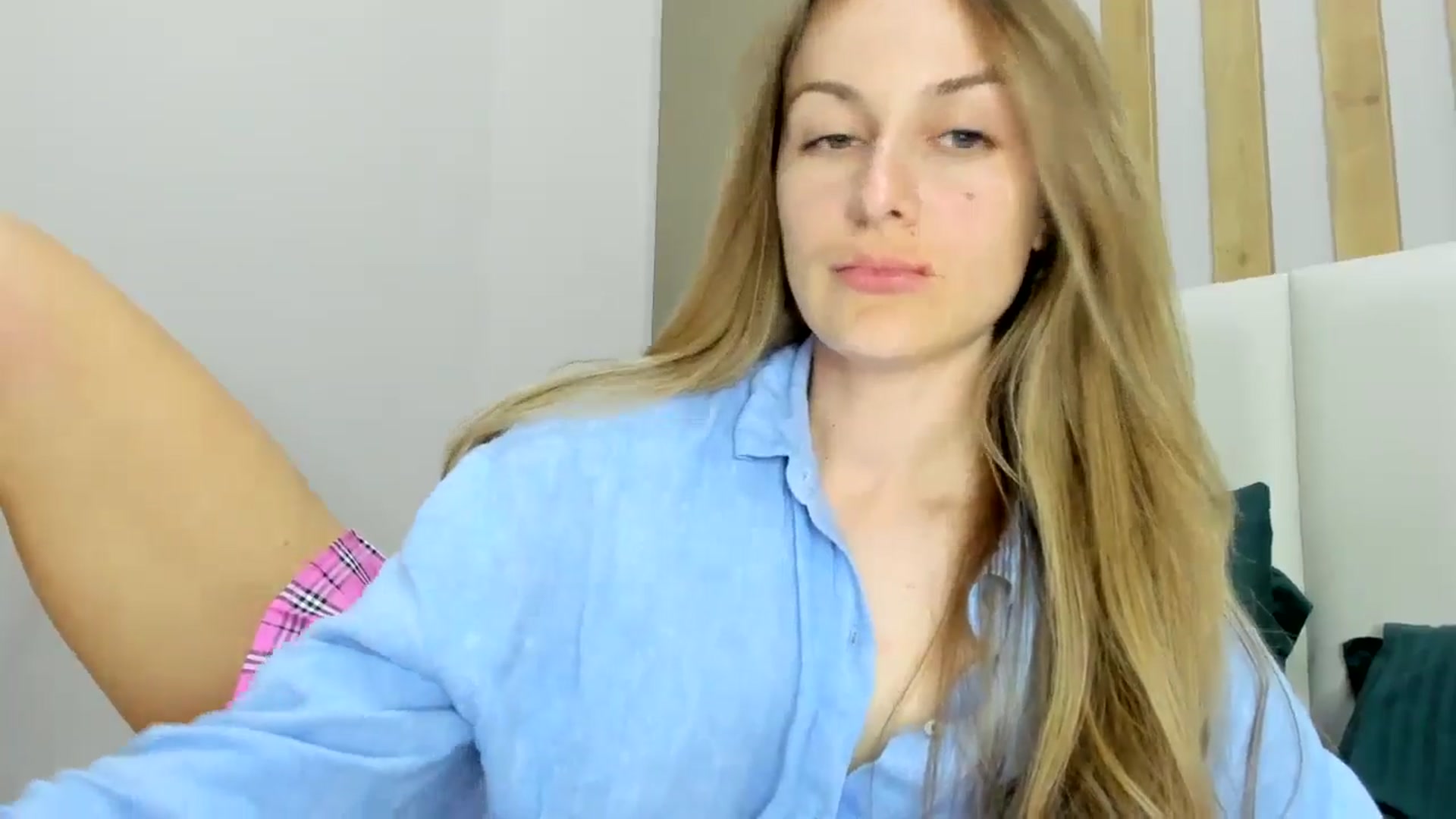 Gallery image thumbnail from regular_girl's myfreecams stream on, 05/18/2024, 20:30 image 6 of 20